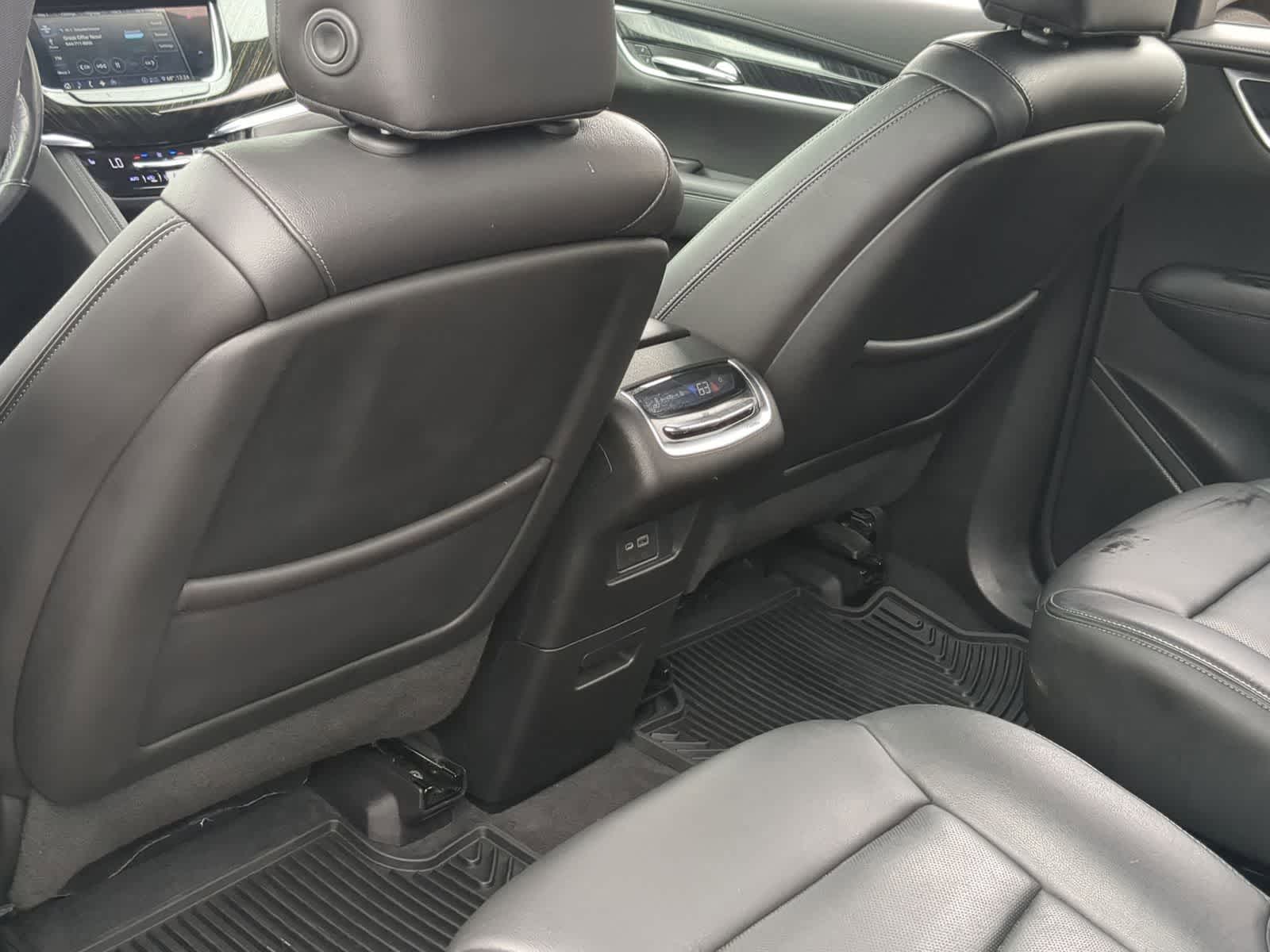 Thumbnail: 2020 Cadillac XT6 - 18