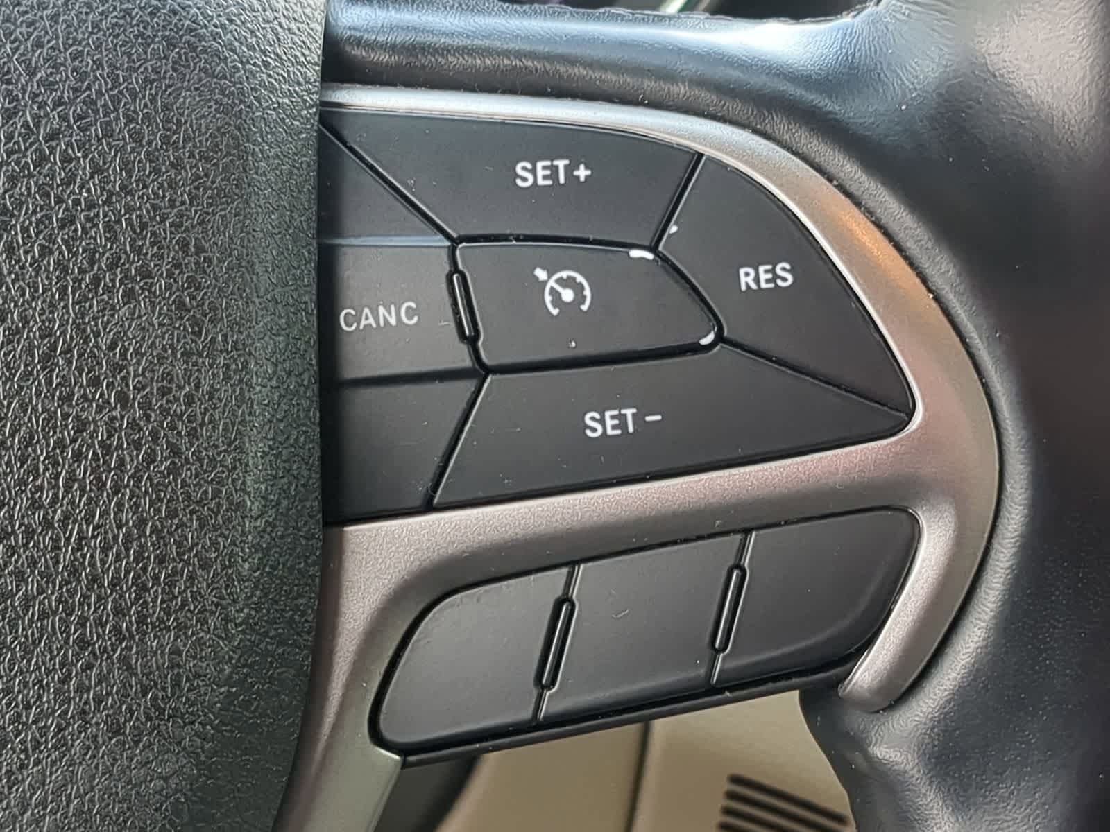 Thumbnail: 2020 Jeep Grand Cherokee - 27