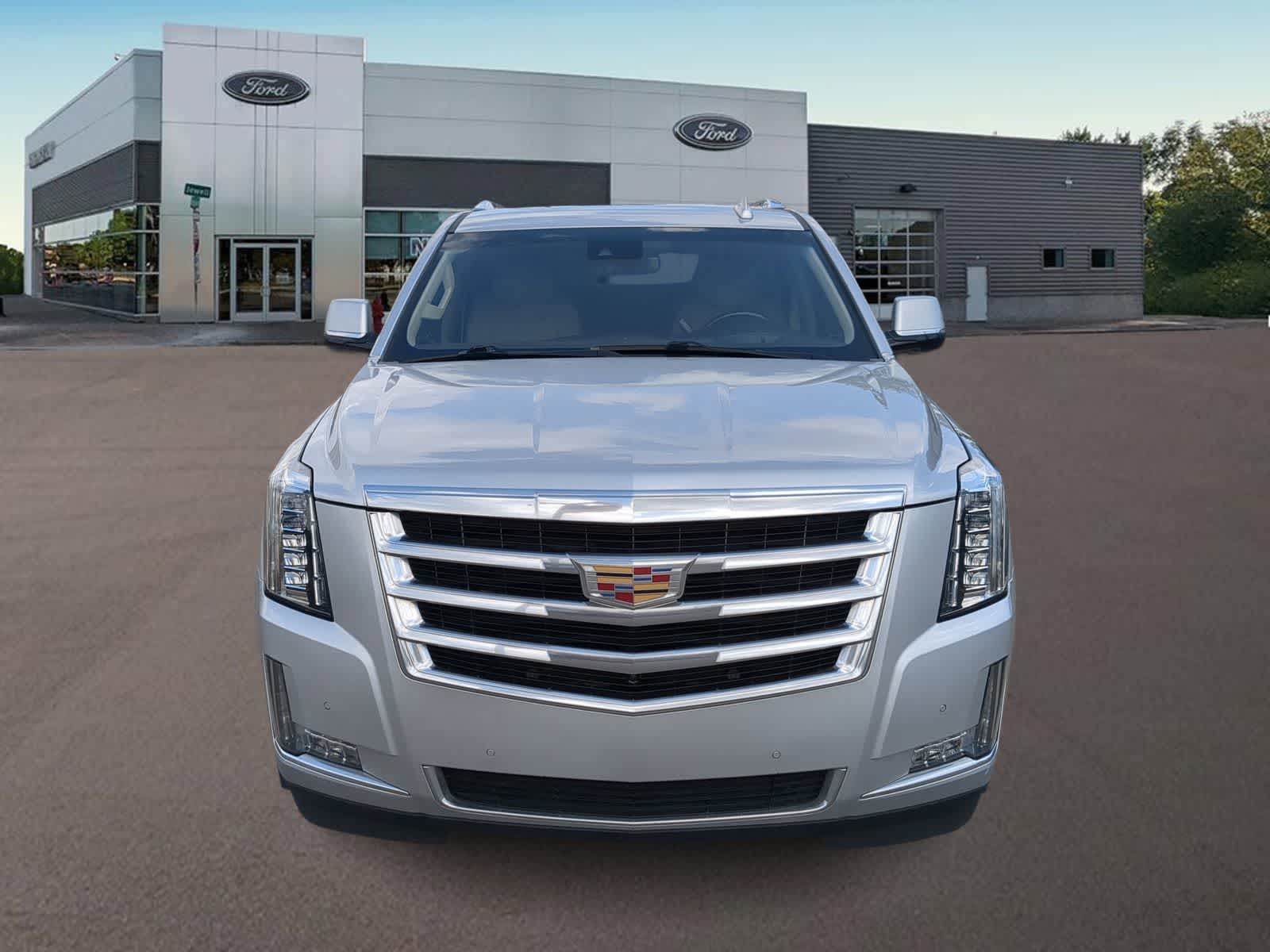 Thumbnail: 2020 Cadillac Escalade - 3