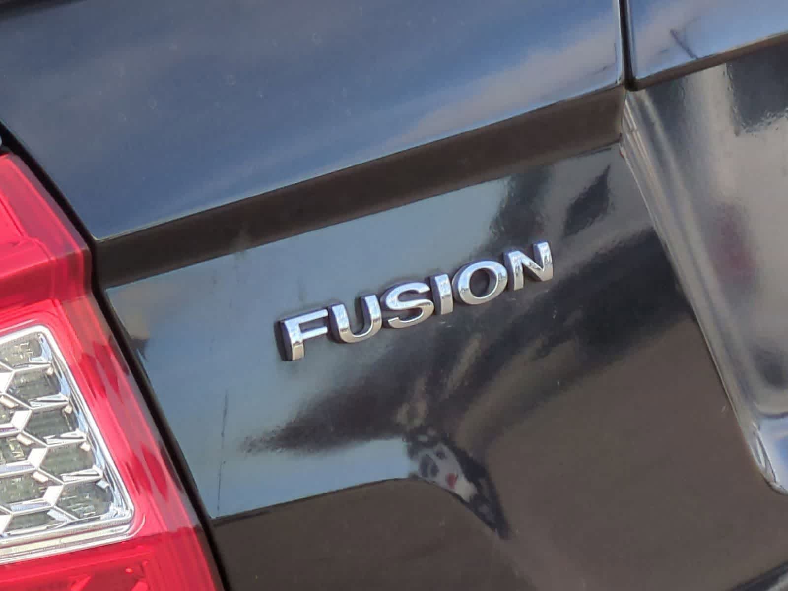Thumbnail: 2011 Ford Fusion - 16
