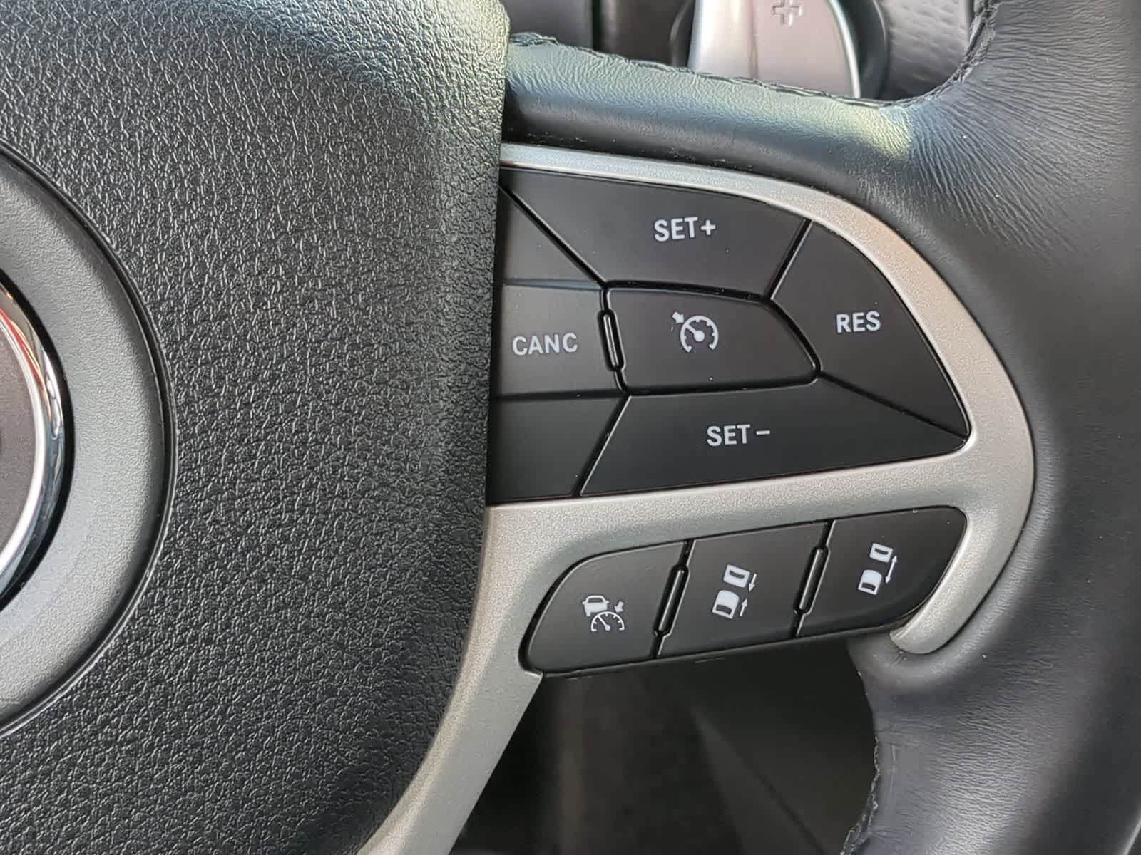 2018 Jeep Grand Cherokee Summit 31
