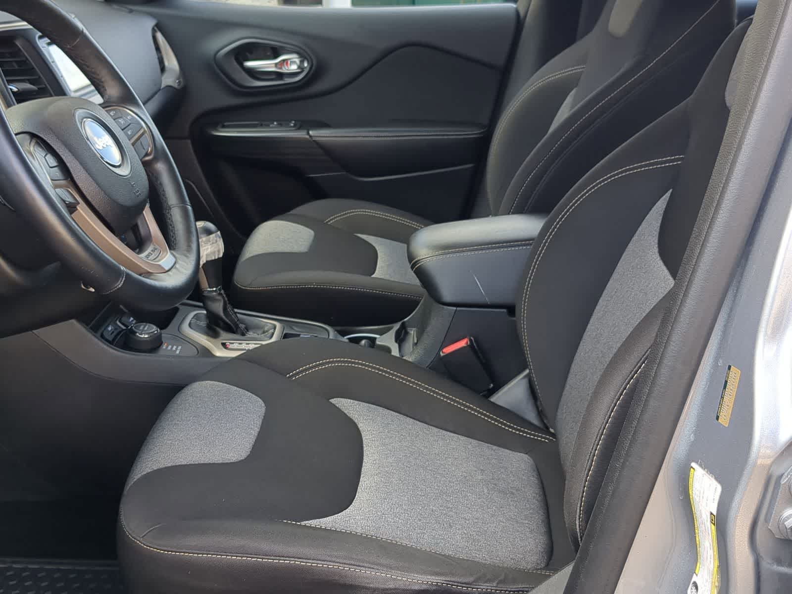 Thumbnail: 2014 Jeep Cherokee - 21