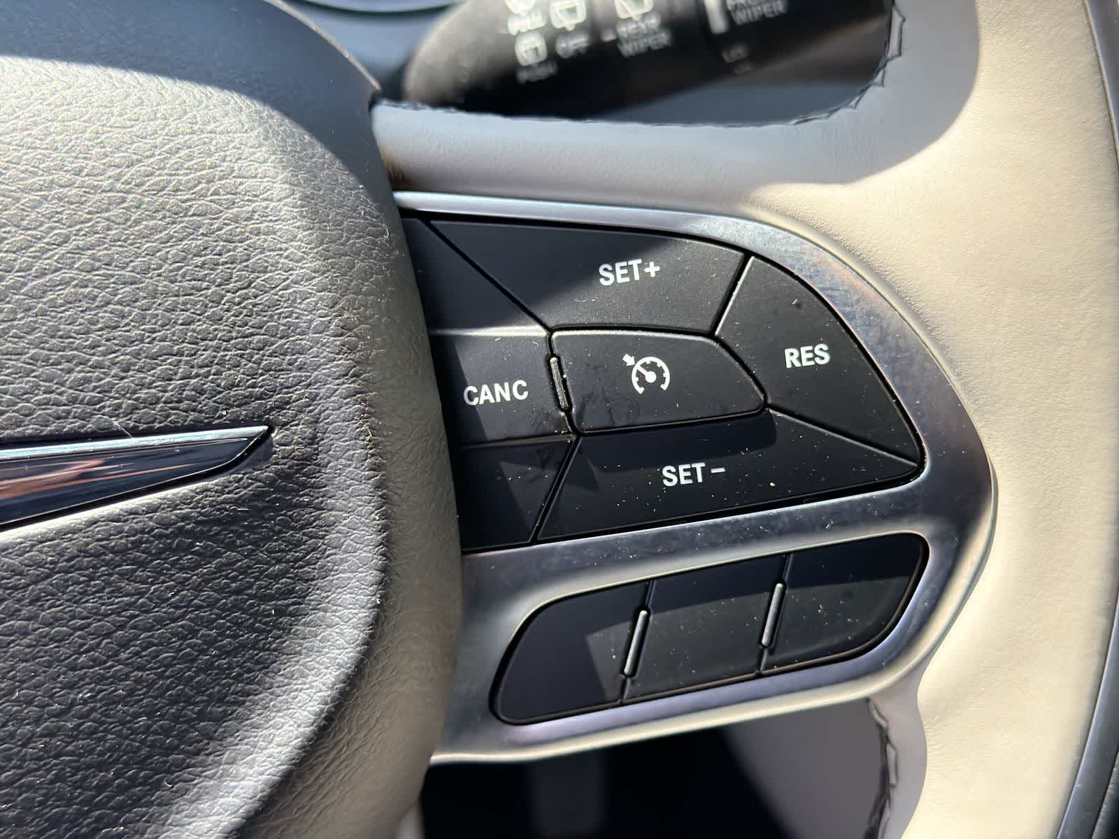 Thumbnail: 2018 Chrysler Pacifica - 25