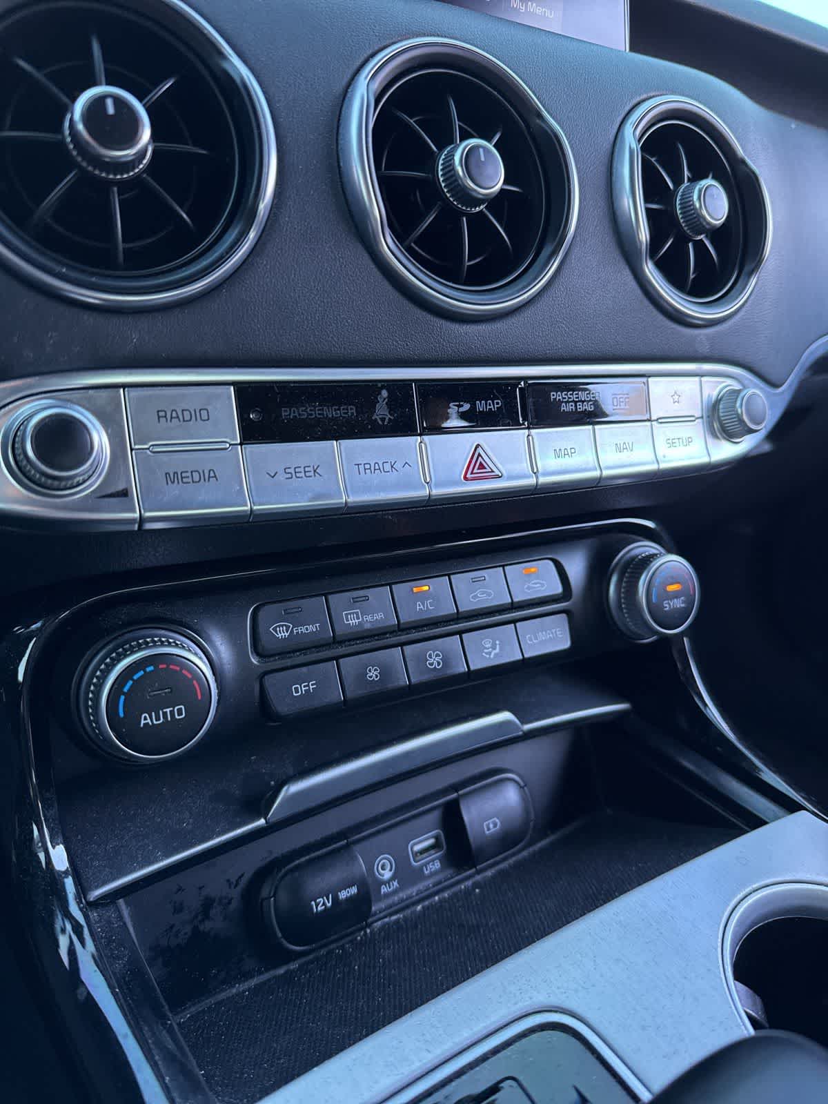 Thumbnail: 2018 Kia Stinger - 31