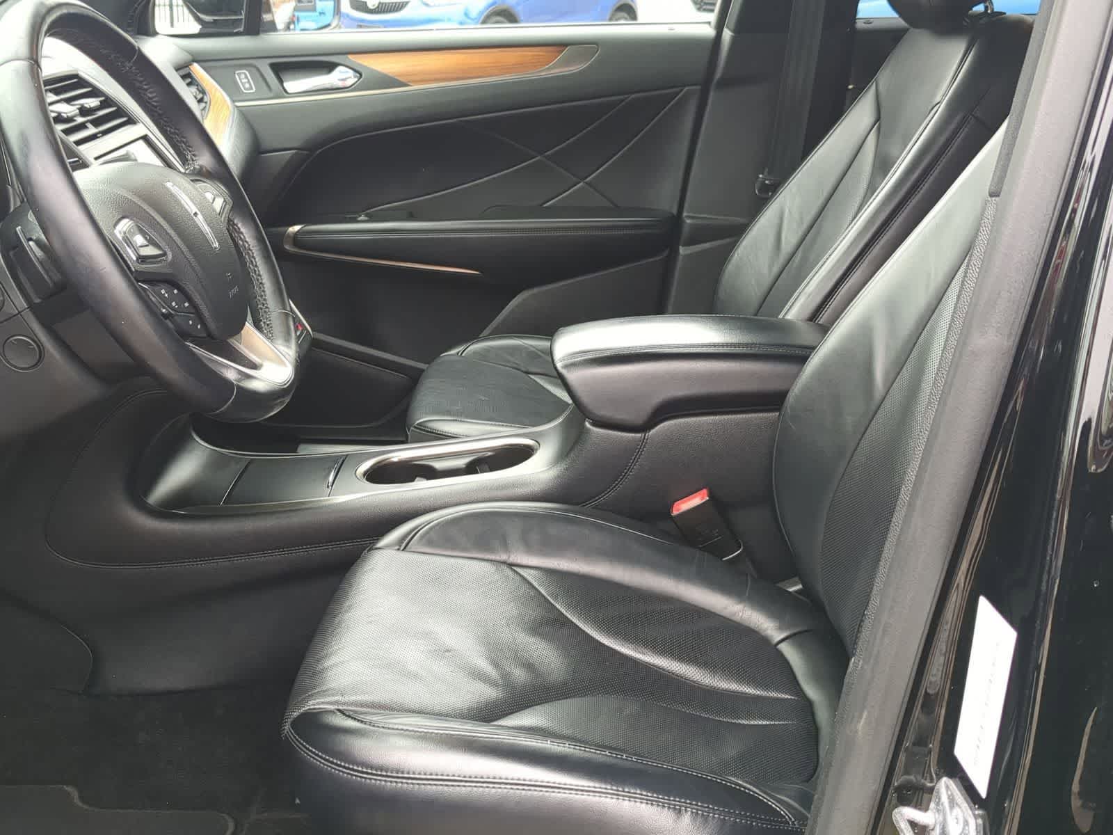 Thumbnail: 2018 Lincoln MKC - 22