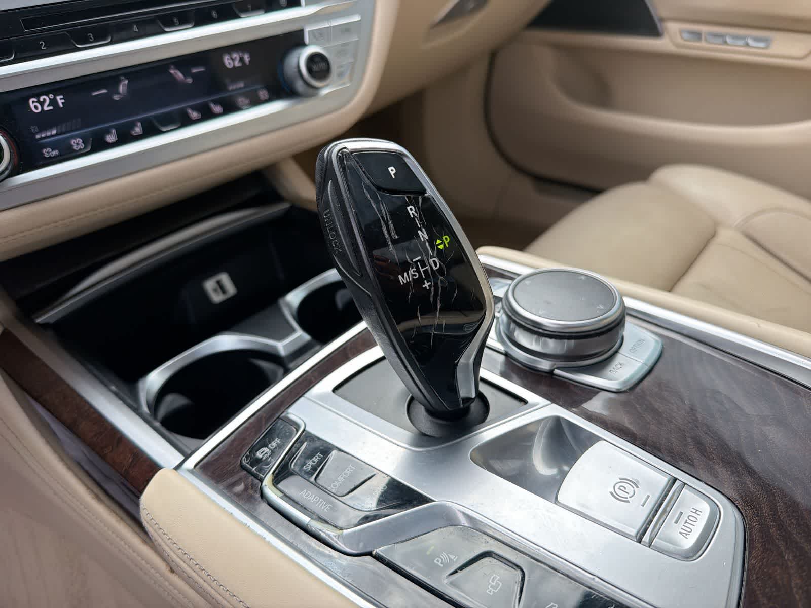 Thumbnail: 2016 BMW 7 Series - 38