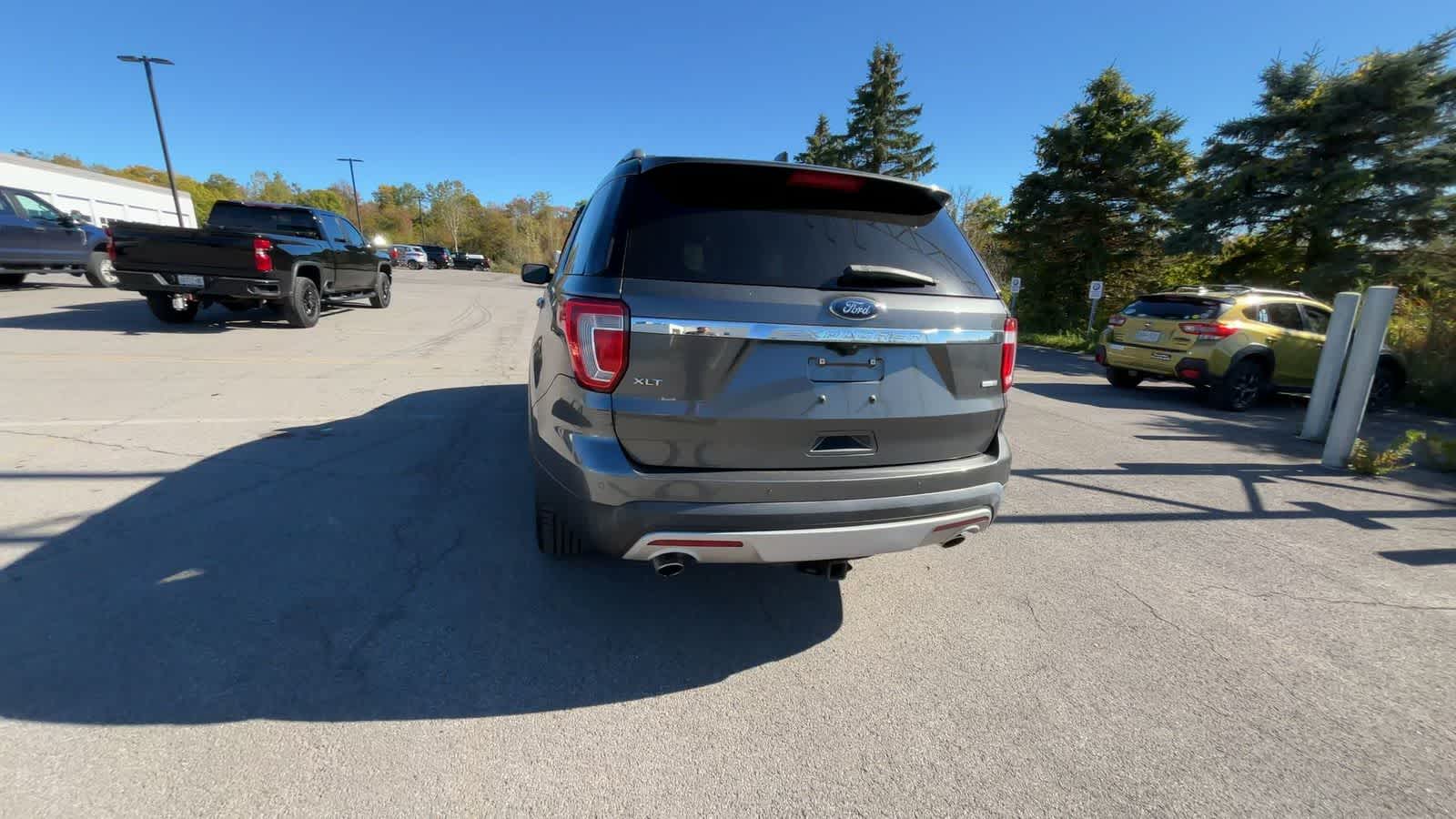 Thumbnail: 2016 Ford Explorer - 8