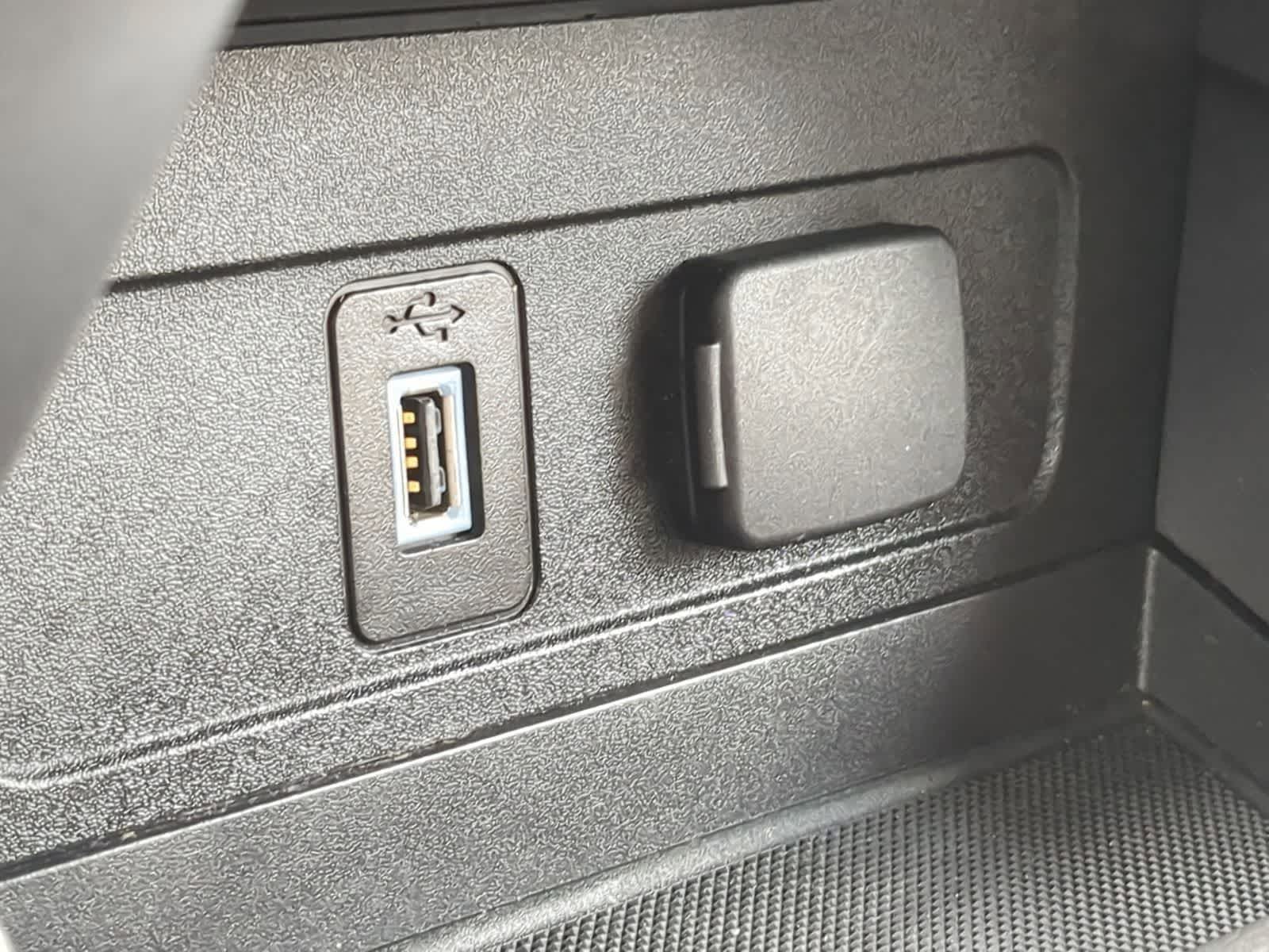 Thumbnail: 2017 Ford Escape - 31