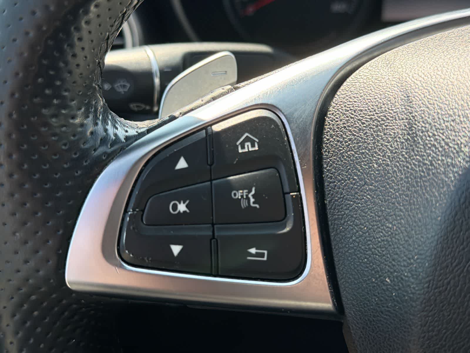 Thumbnail: 2015 Mercedes-Benz C-Class - 29