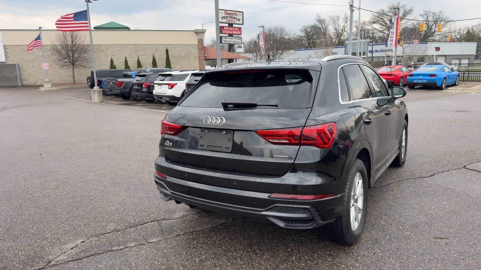 Thumbnail: 2021 Audi Q3 - 10
