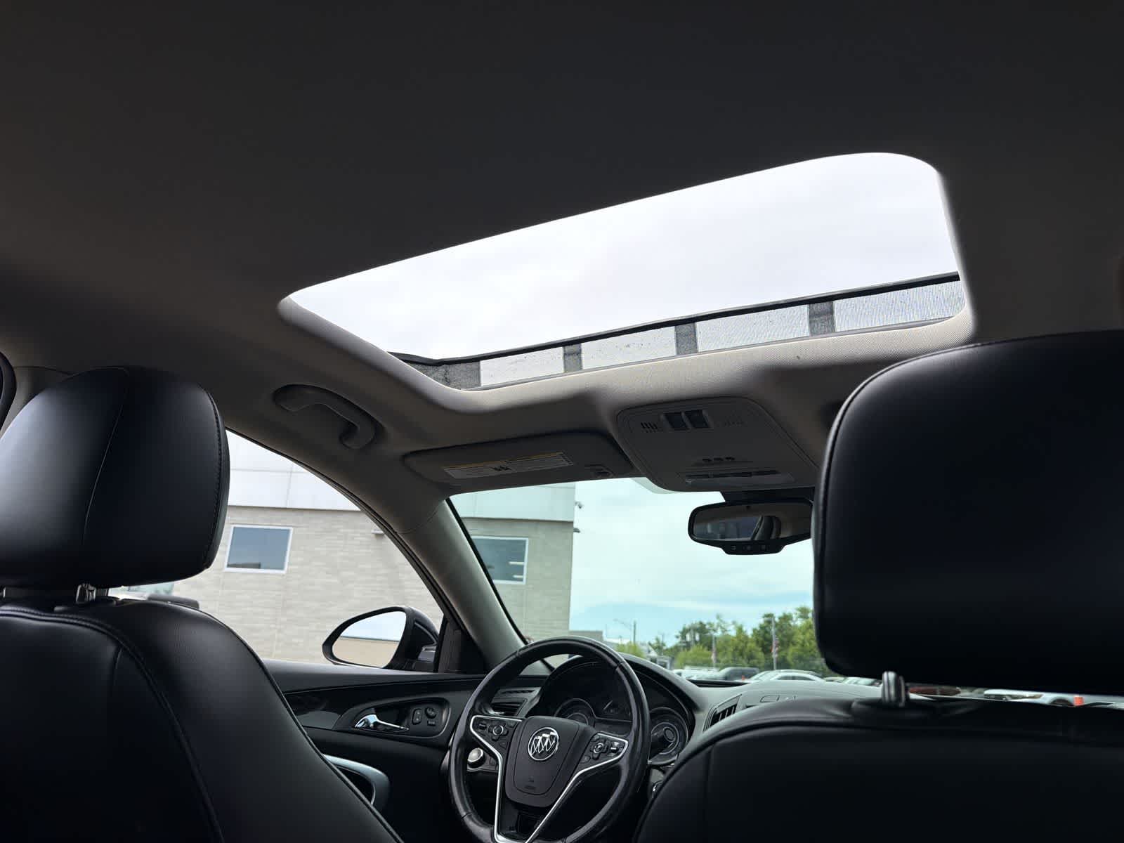 Thumbnail: 2016 Buick Regal - 27