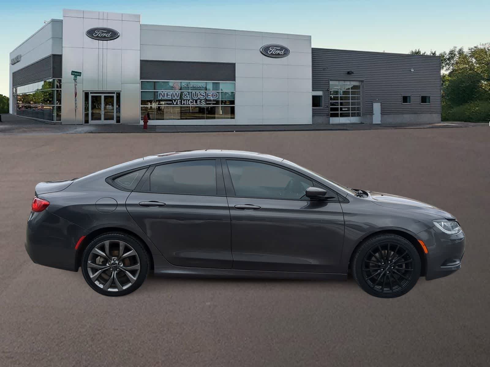 Thumbnail: 2016 Chrysler 200 - 13