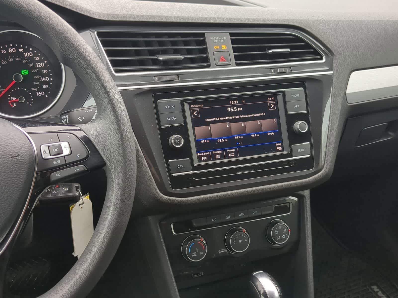 Thumbnail: 2019 Volkswagen Tiguan - 30