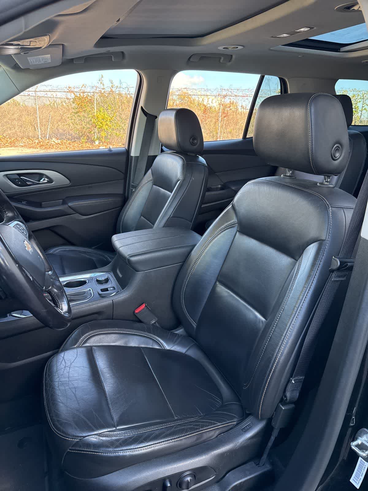 Thumbnail: 2020 Chevrolet Traverse - 24