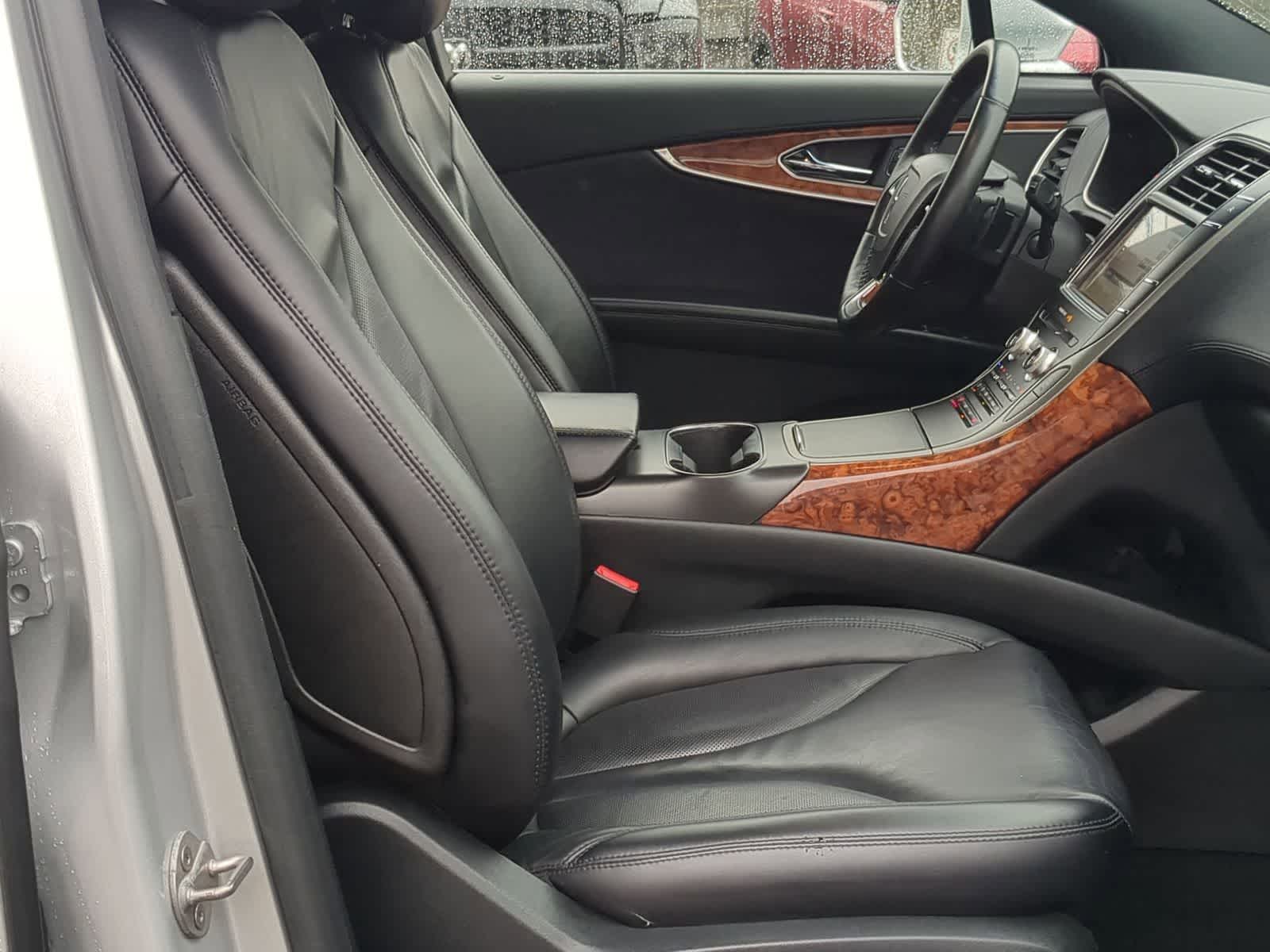 Thumbnail: 2019 Lincoln Nautilus - 26