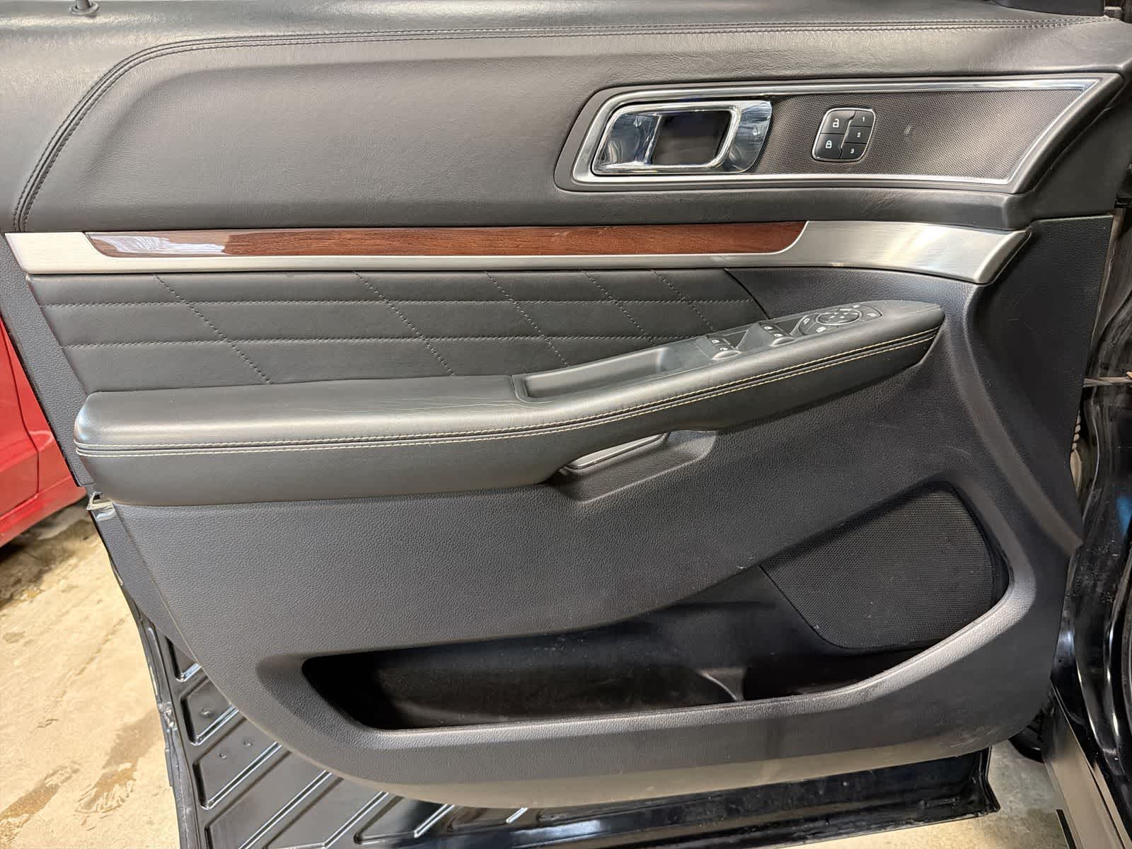 Thumbnail: 2018 Ford Explorer - 34