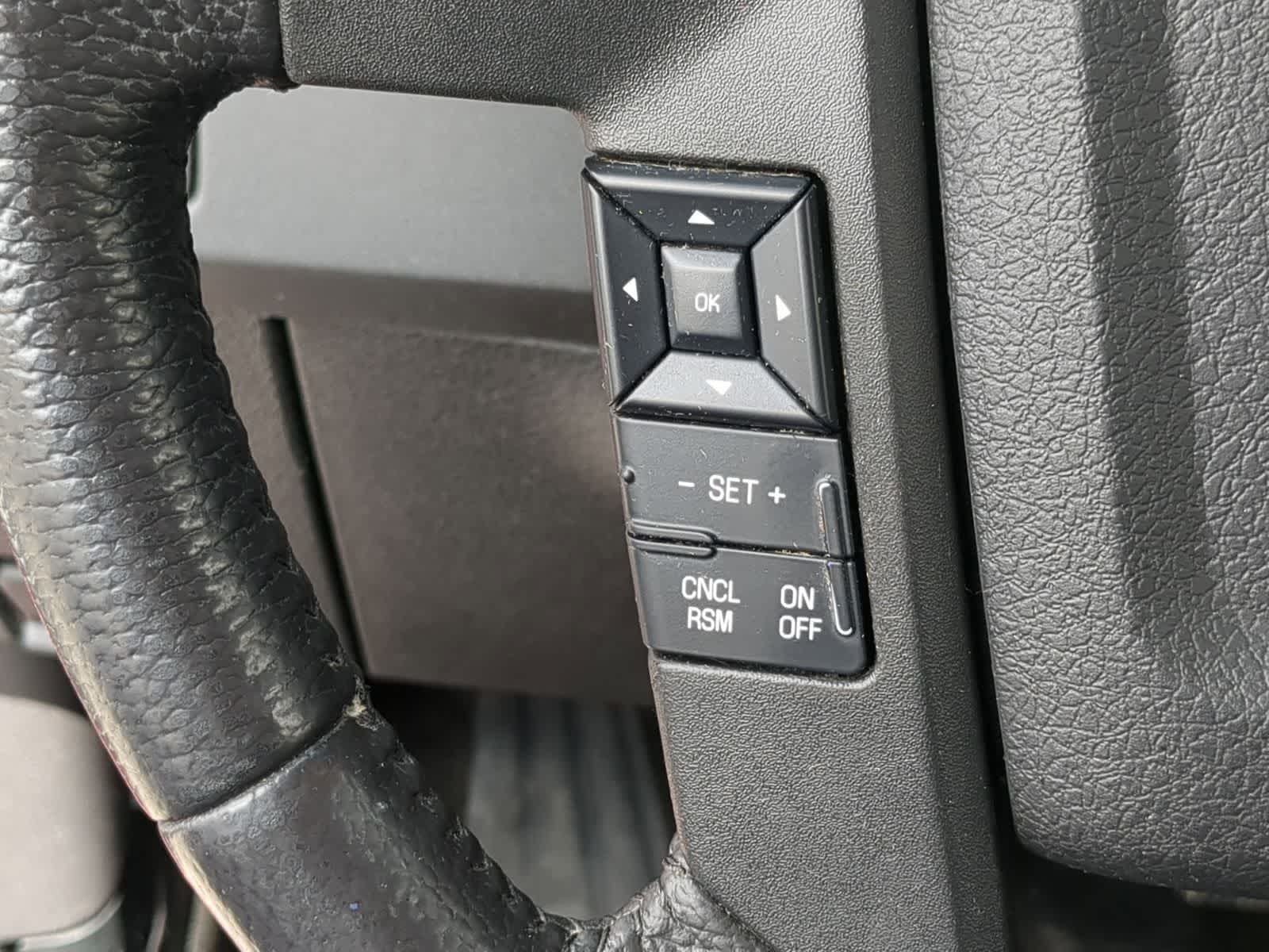 2014 Ford F-150 XLT 29