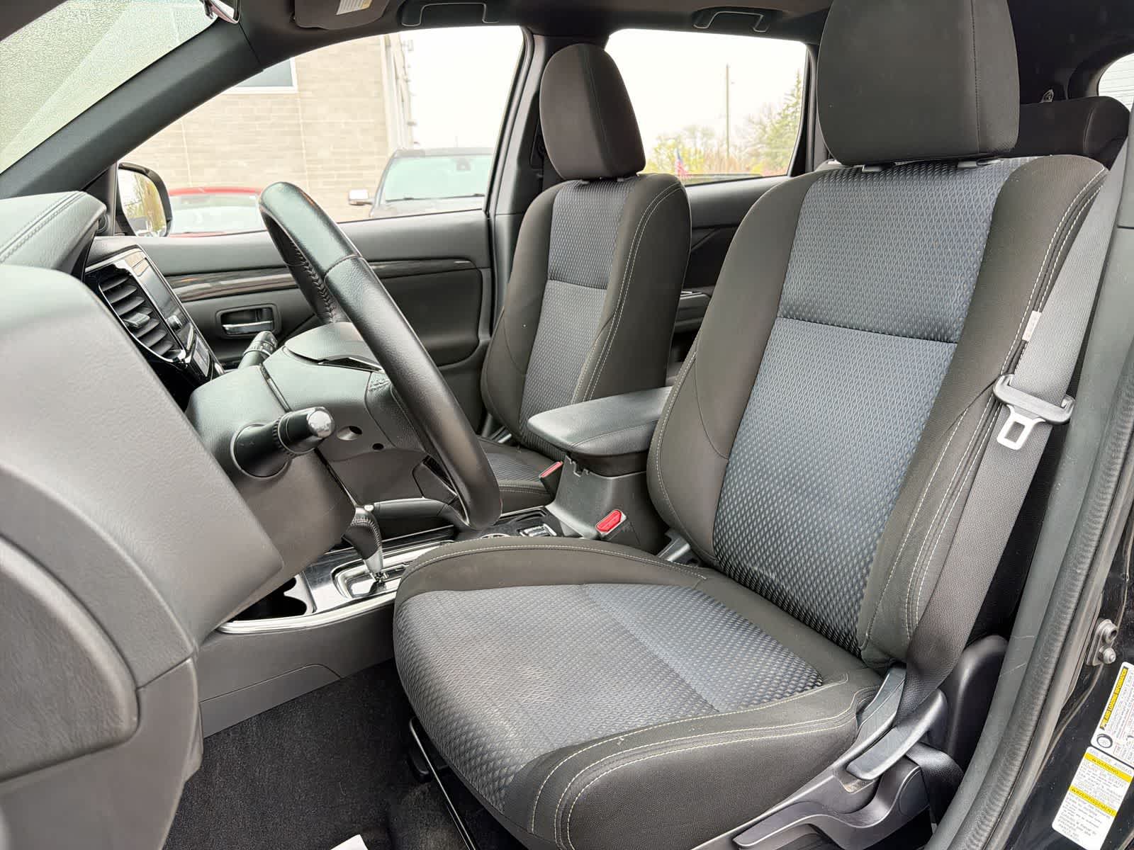 Thumbnail: 2018 Mitsubishi Outlander - 19