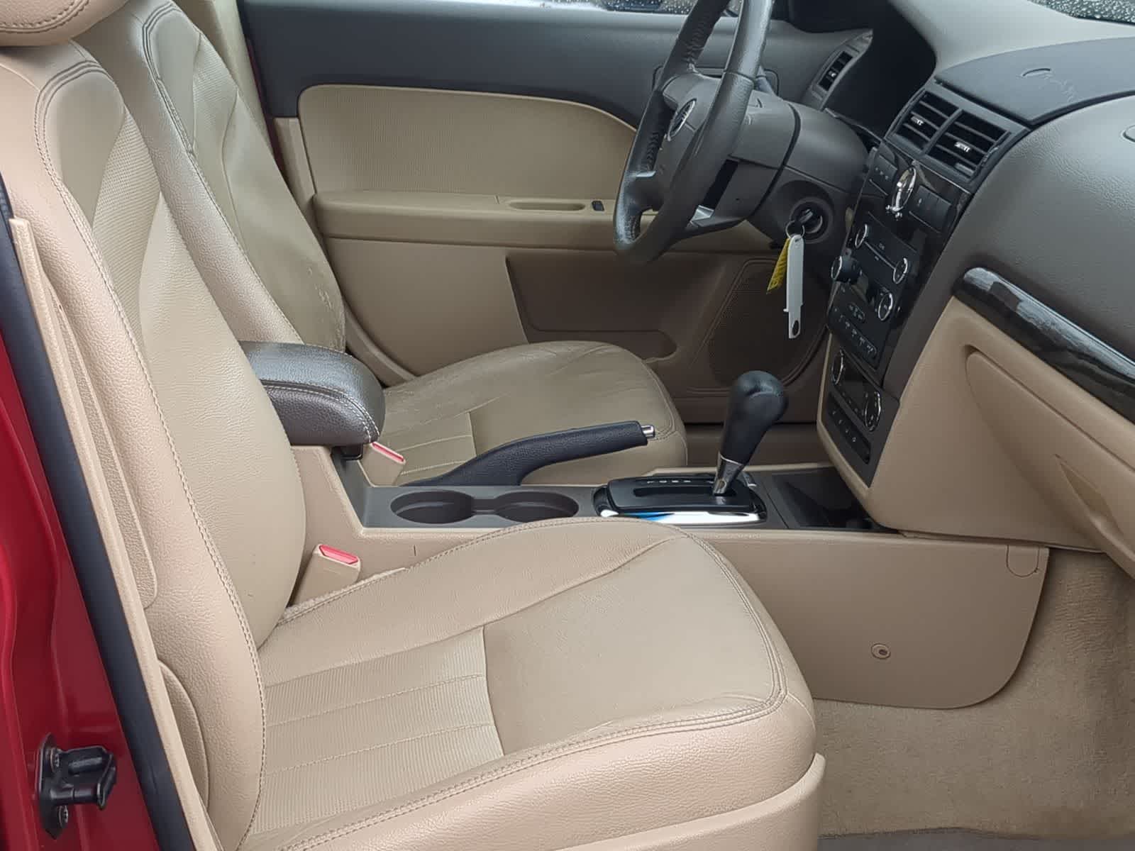 Thumbnail: 2009 Mercury Milan - 23