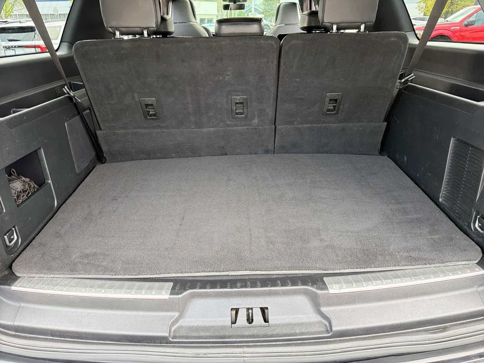 Thumbnail: 2019 Lincoln Navigator L - 38