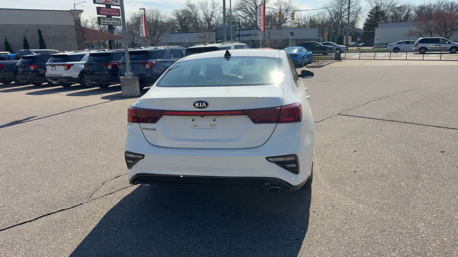 Thumbnail: 2019 Kia Forte - 9
