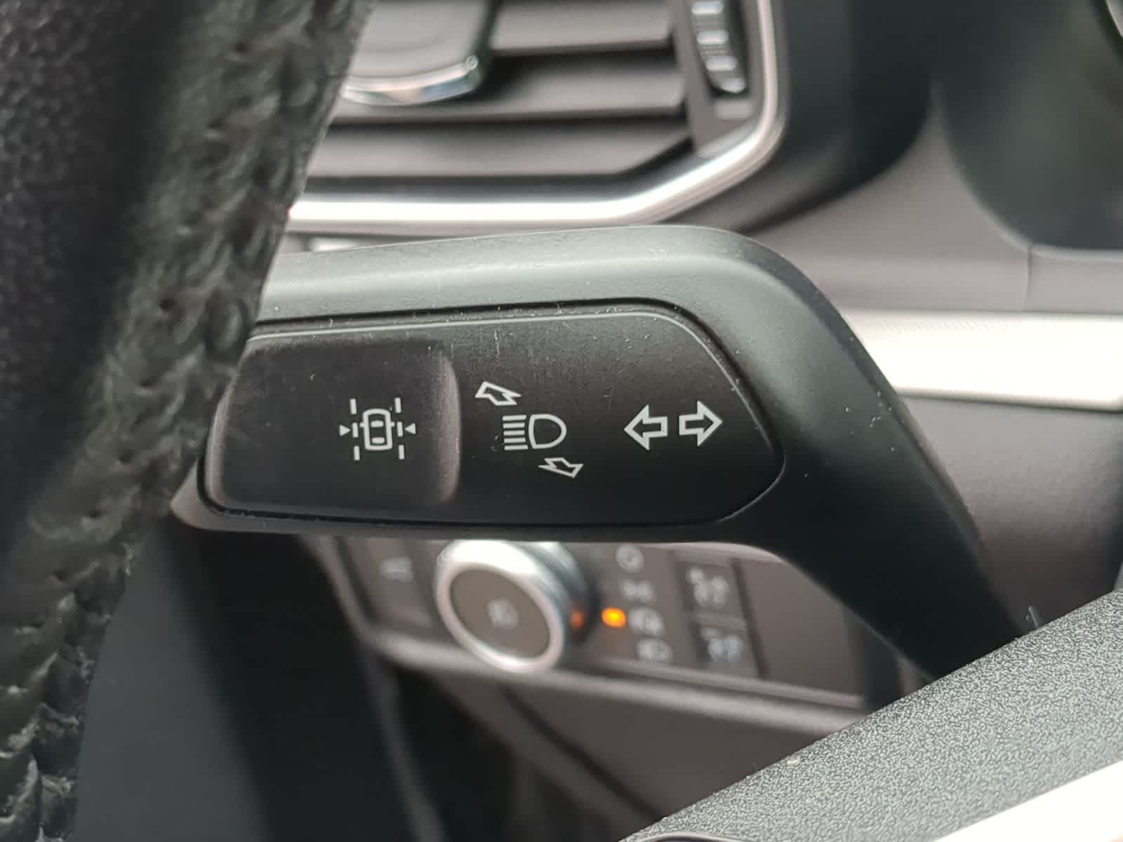 Thumbnail: 2022 Ford Explorer - 33