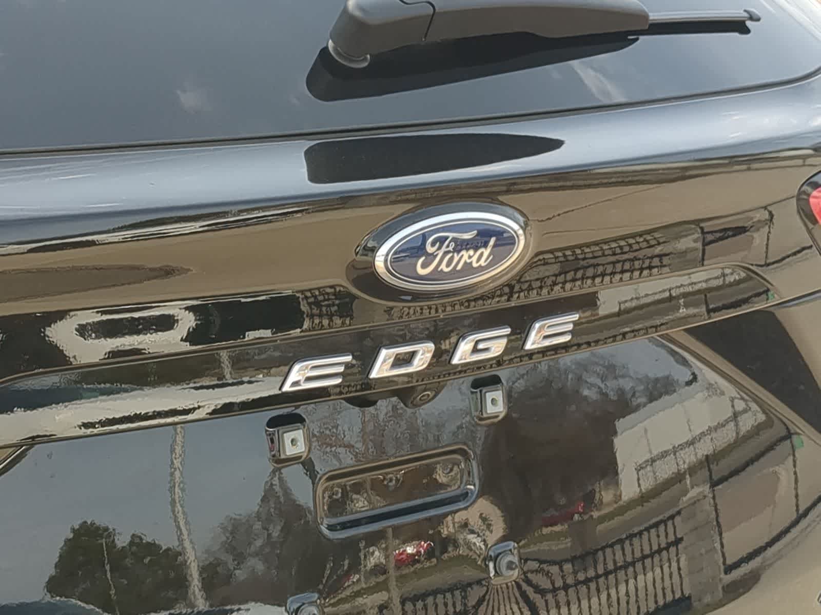 Thumbnail: 2023 Ford Edge - 18