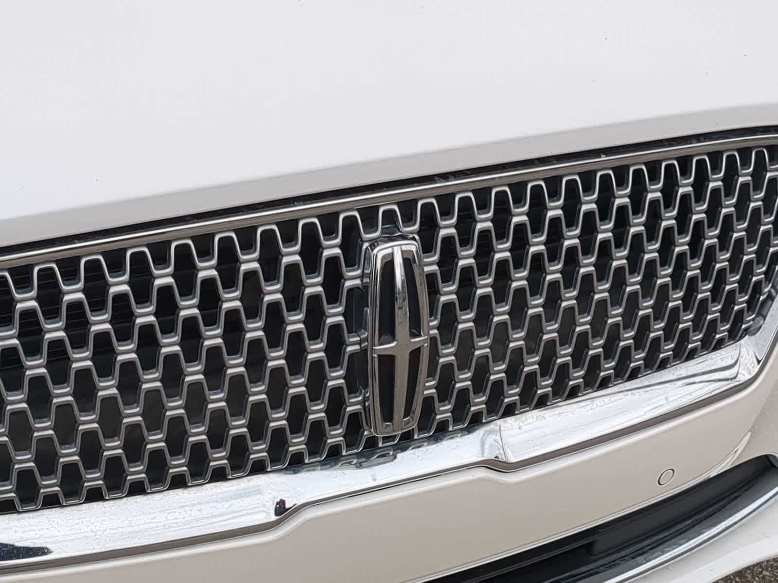 Thumbnail: 2020 Lincoln MKZ - 15