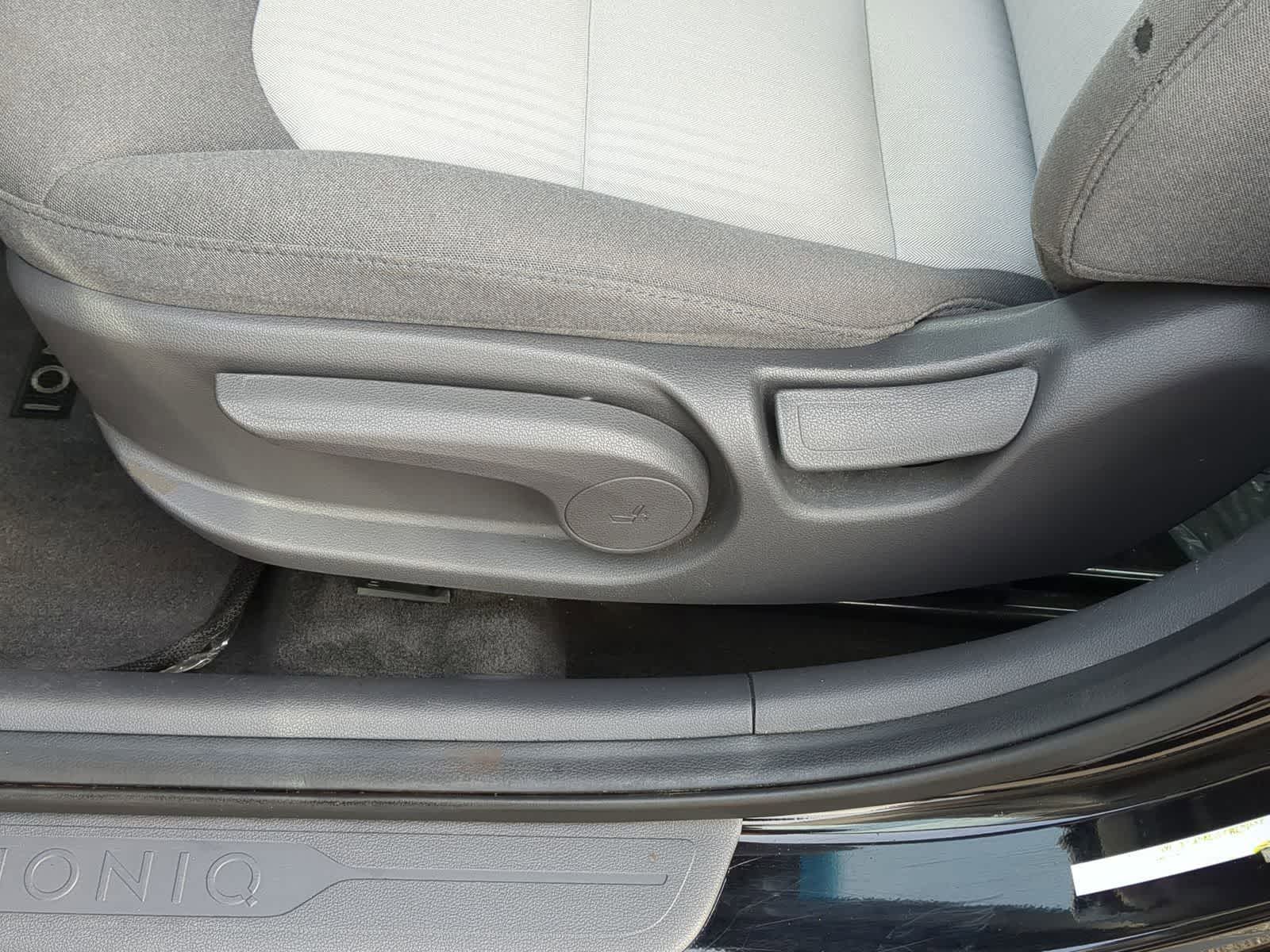 Thumbnail: 2020 Hyundai Ioniq - 19