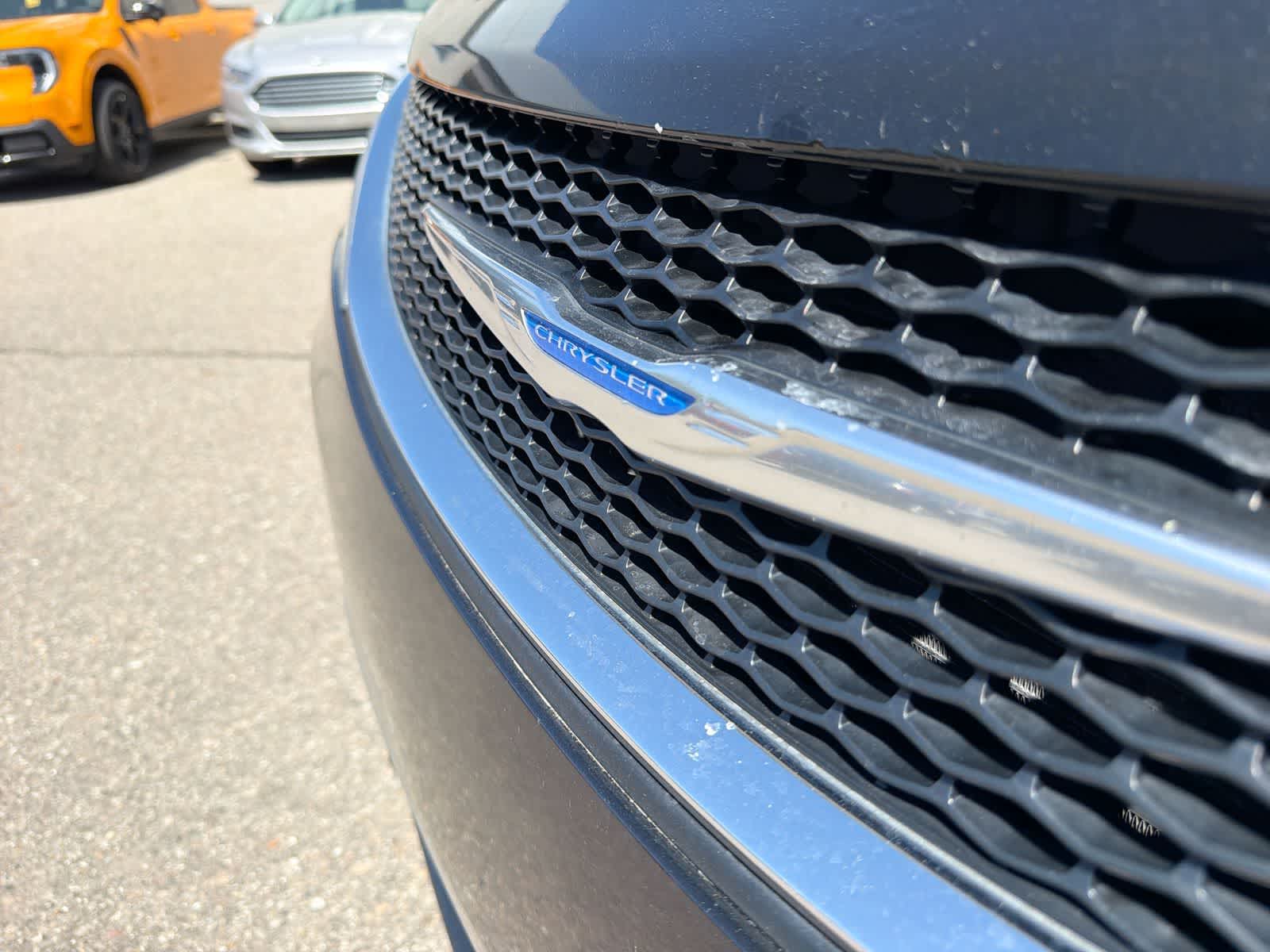 Thumbnail: 2018 Chrysler Pacifica - 13