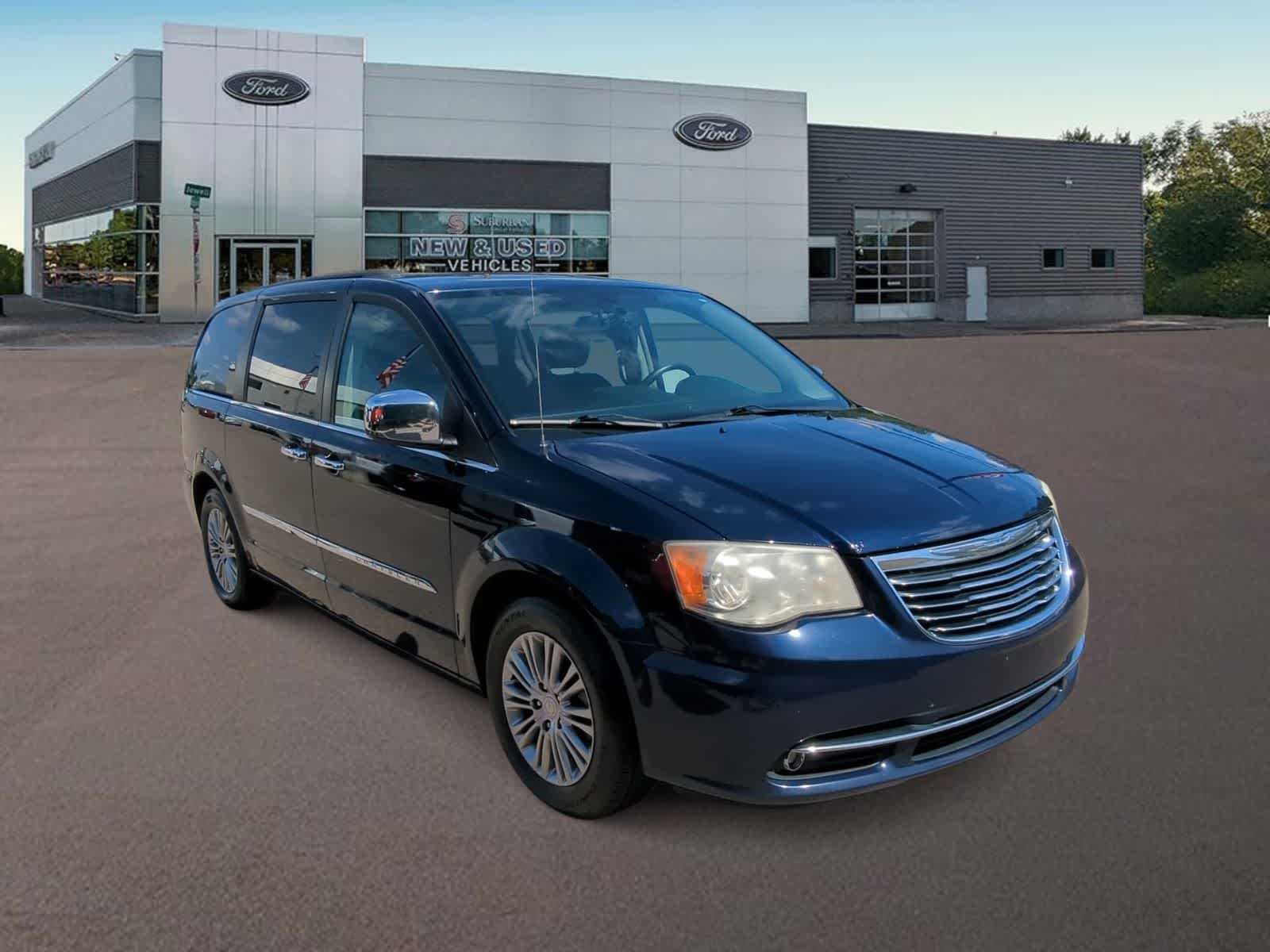 Thumbnail: 2013 Chrysler Town & Country - 2