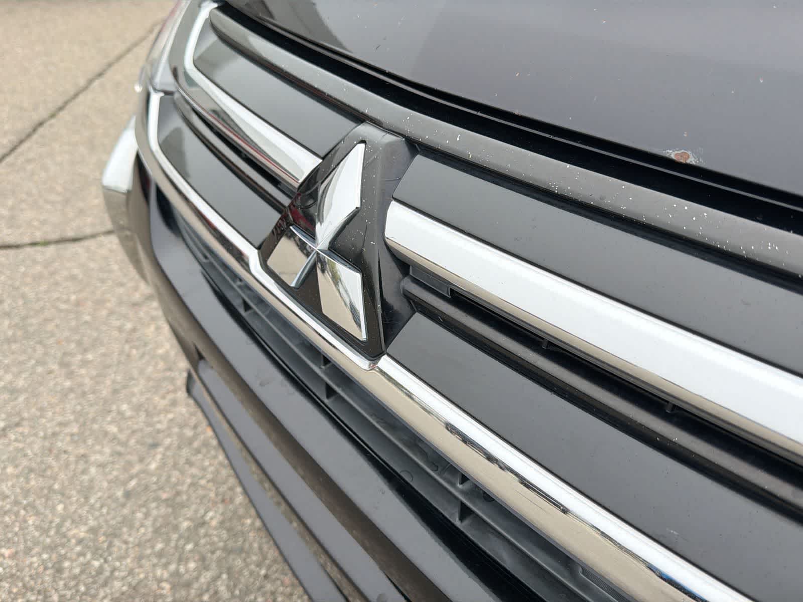 Thumbnail: 2018 Mitsubishi Outlander - 15