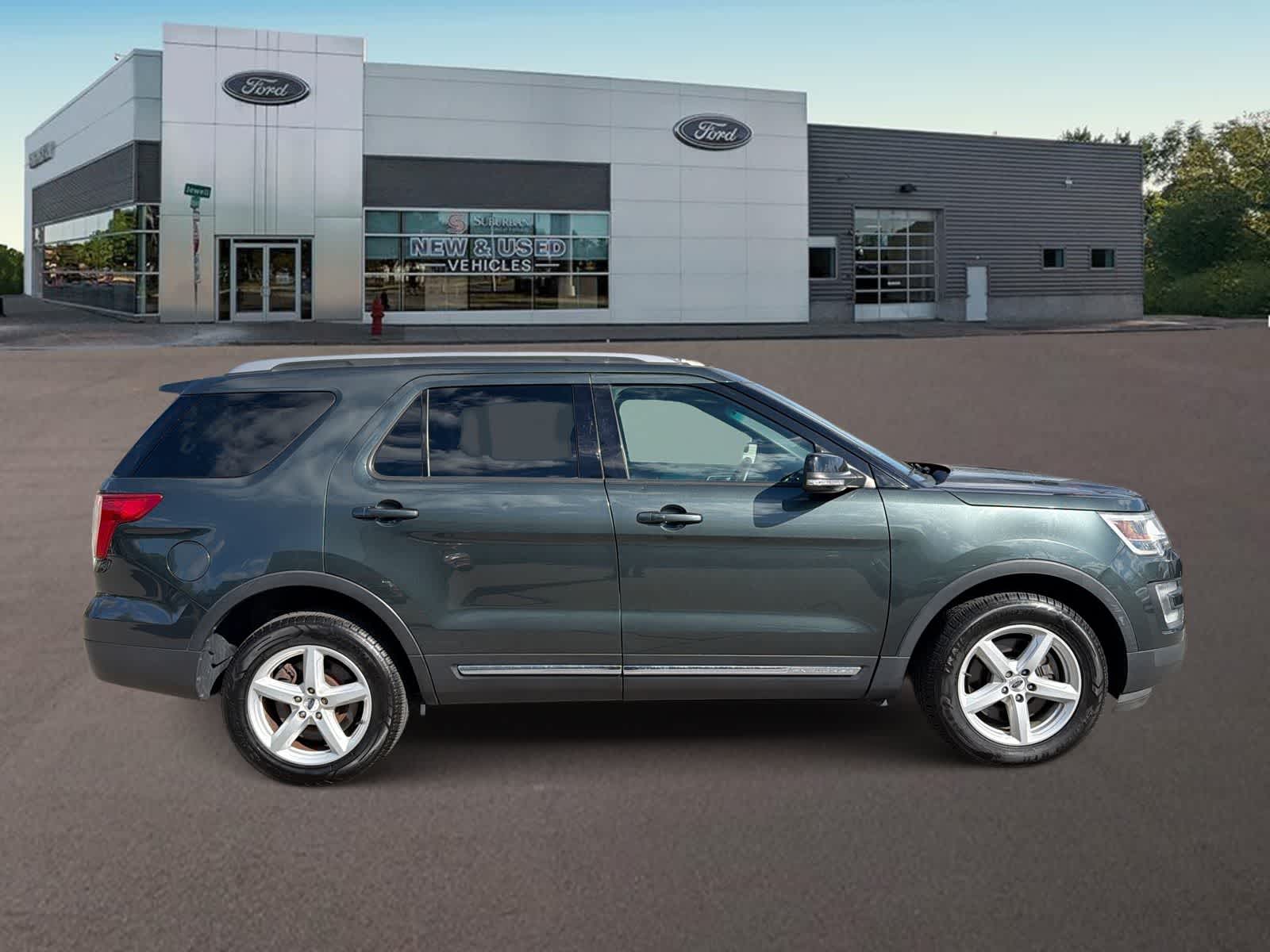 Thumbnail: 2016 Ford Explorer - 12