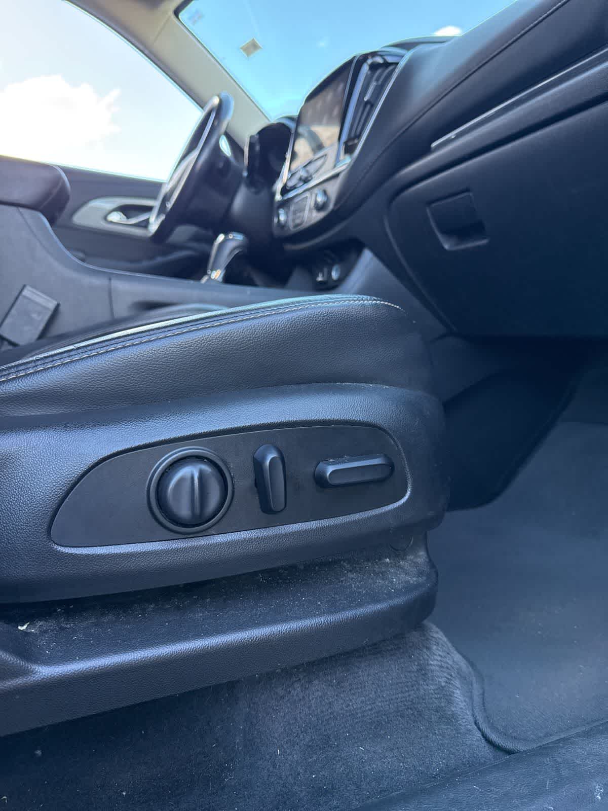 Thumbnail: 2020 Chevrolet Traverse - 31