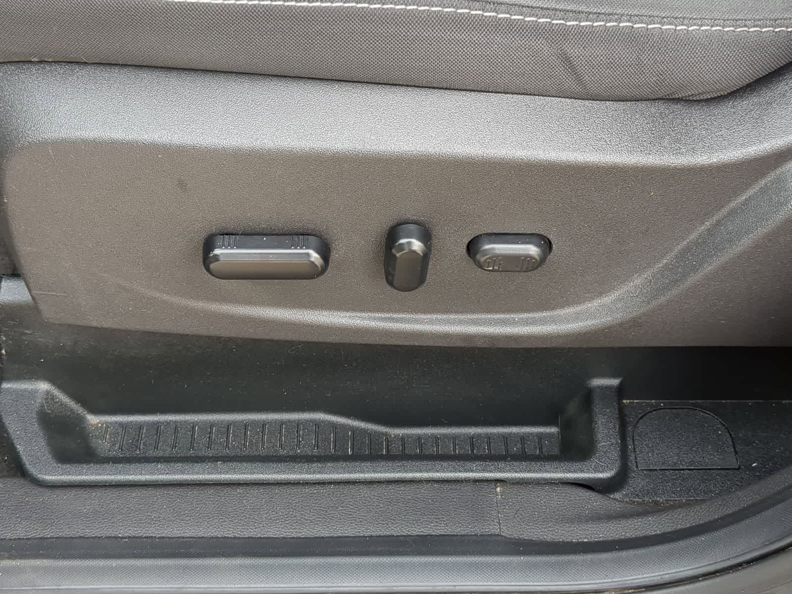 Thumbnail: 2019 Ford Escape - 20