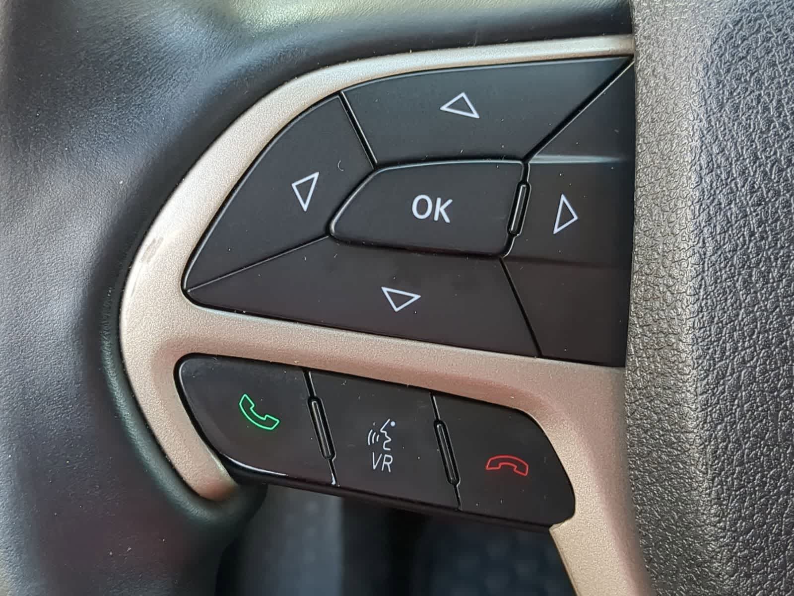 Thumbnail: 2014 Jeep Cherokee - 28