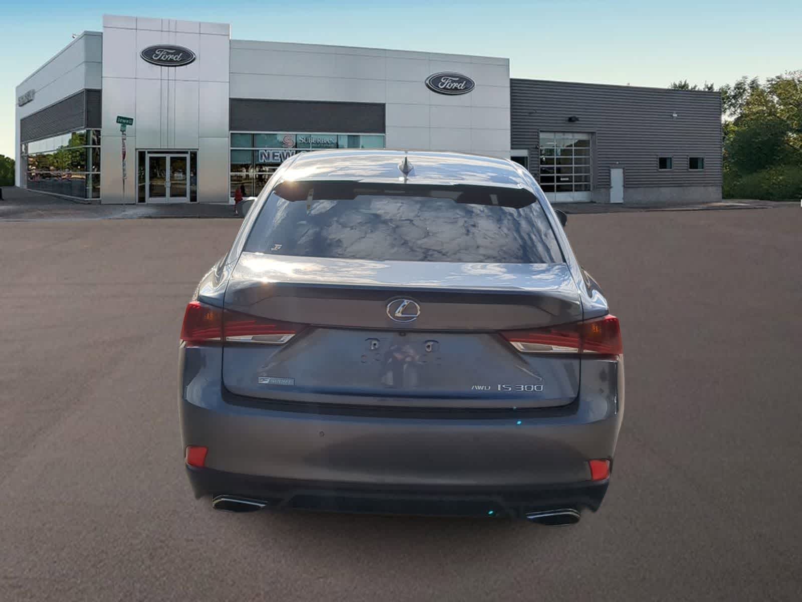 Thumbnail: 2019 Lexus IS - 9