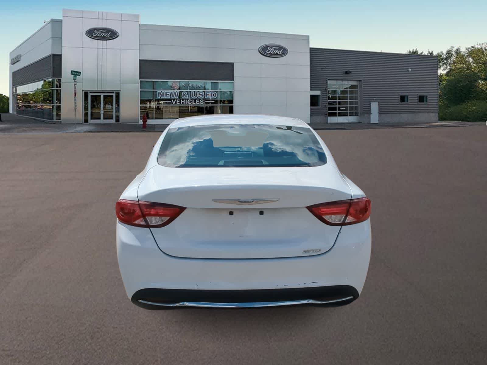 Thumbnail: 2015 Chrysler 200 - 9