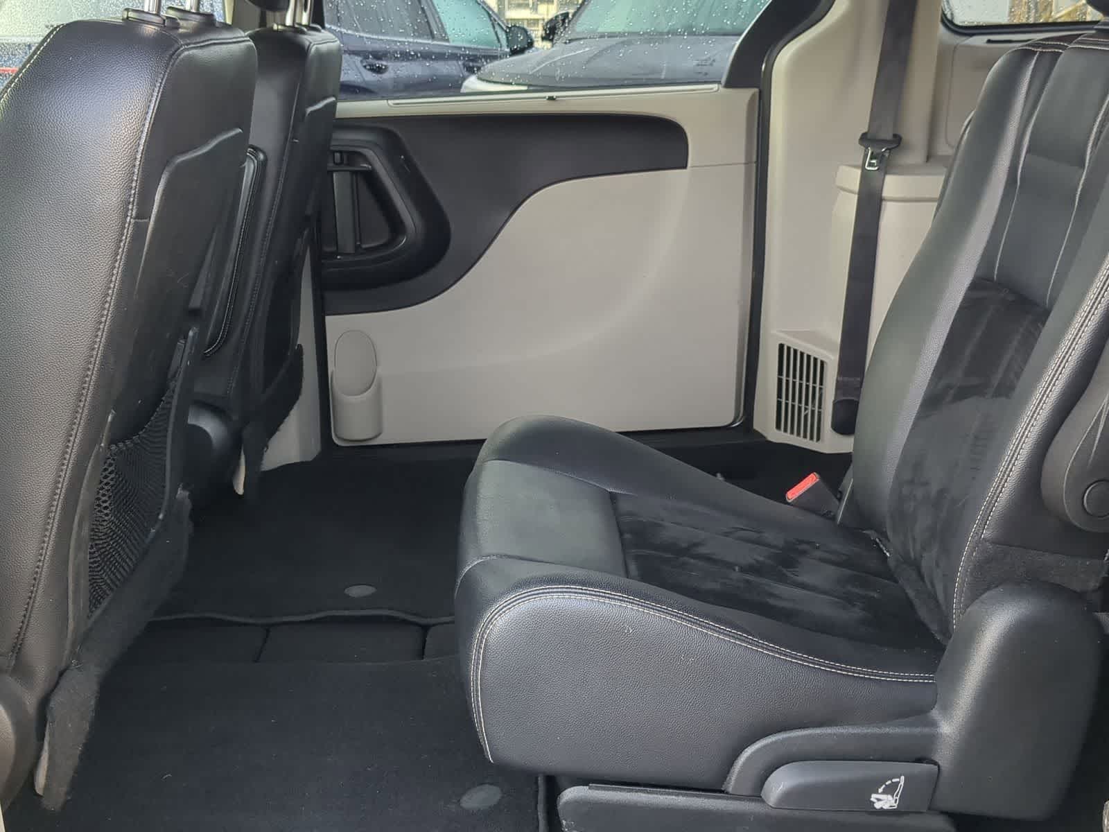 Thumbnail: 2017 Dodge Grand Caravan - 26