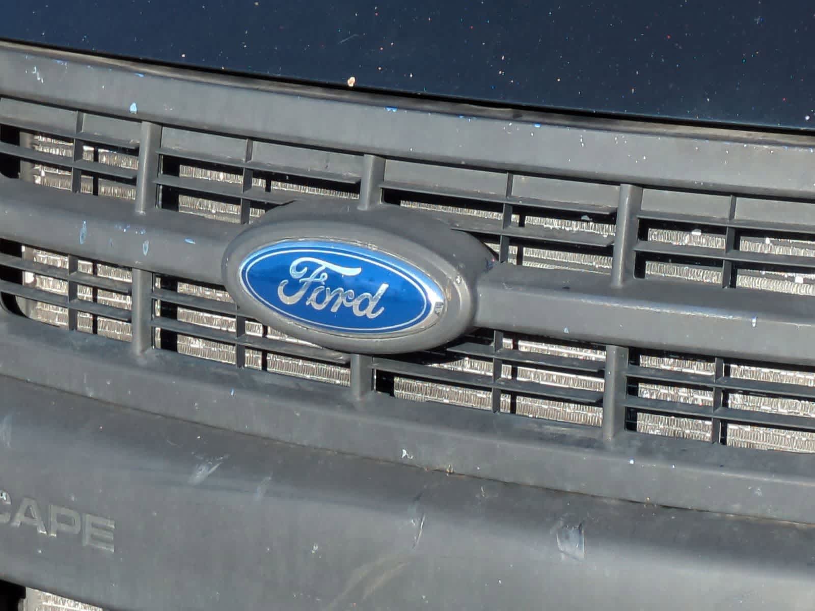 Thumbnail: 2011 Ford Escape - 15