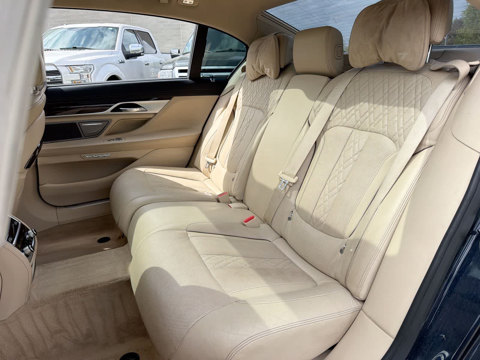Thumbnail: 2016 BMW 7 Series - 26