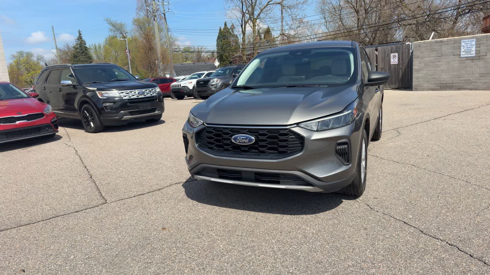 Thumbnail: 2023 Ford Escape - 3