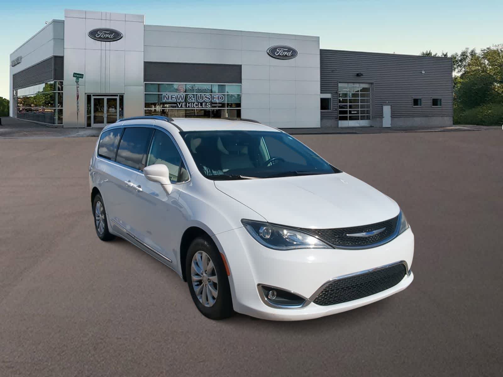 Thumbnail: 2019 Chrysler Pacifica - 2
