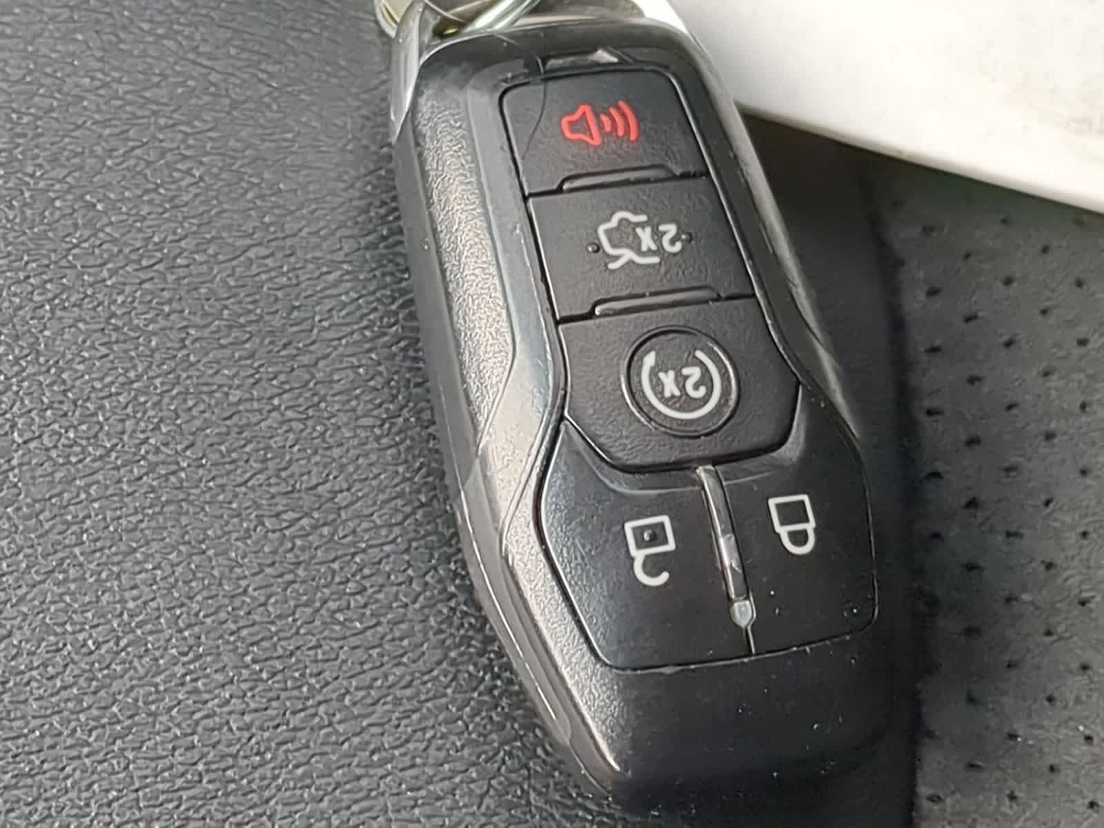 Thumbnail: 2015 Ford Edge - 39