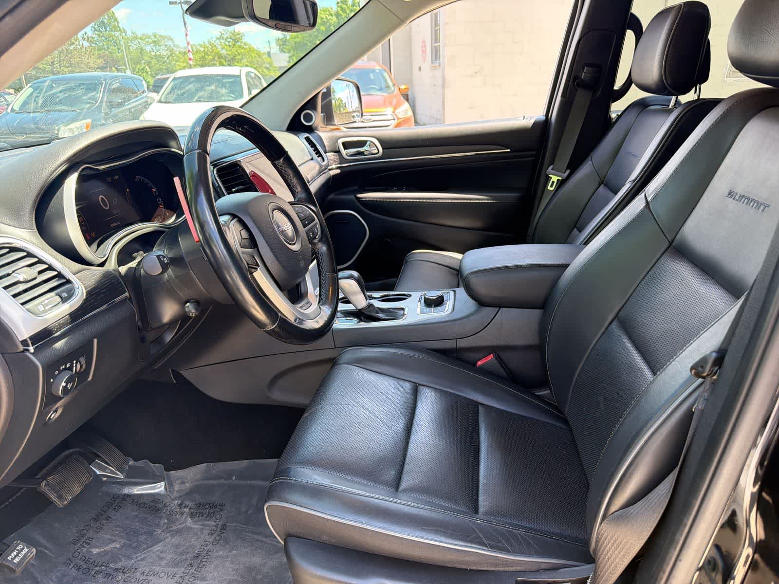 Thumbnail: 2020 Jeep Grand Cherokee - 13