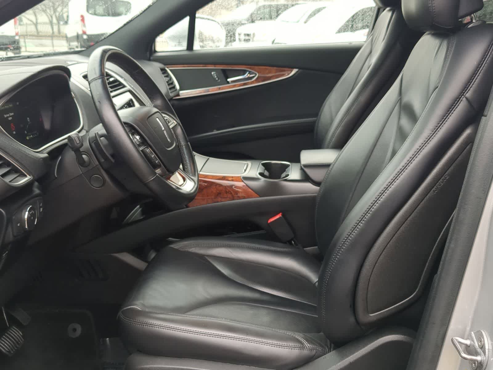 Thumbnail: 2019 Lincoln Nautilus - 21