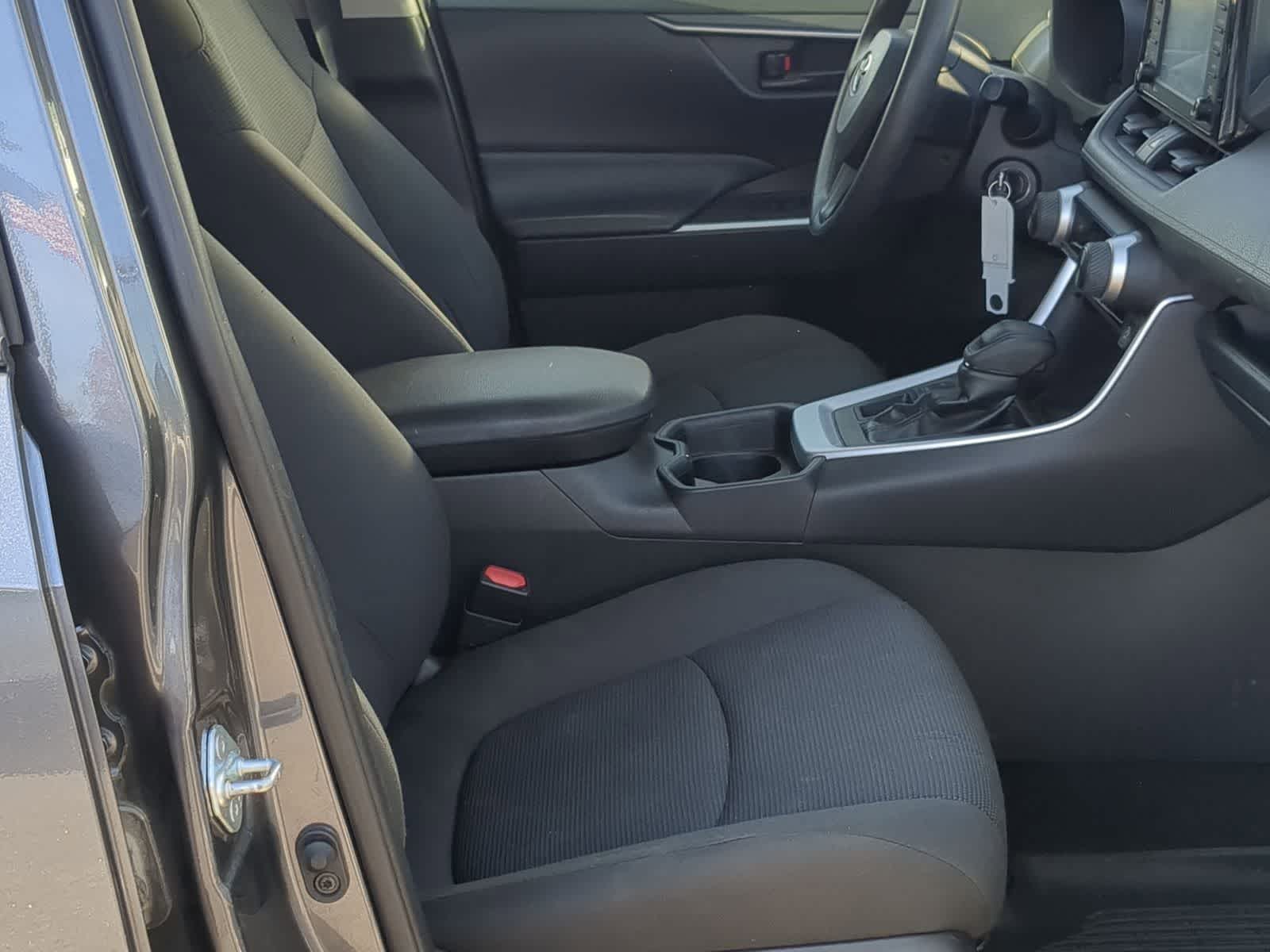 Thumbnail: 2020 Toyota RAV4 - 21