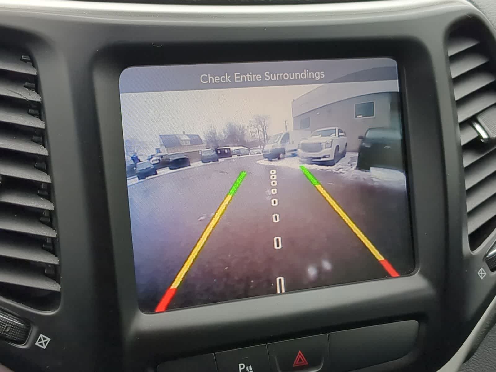 Thumbnail: 2018 Jeep Cherokee - 33