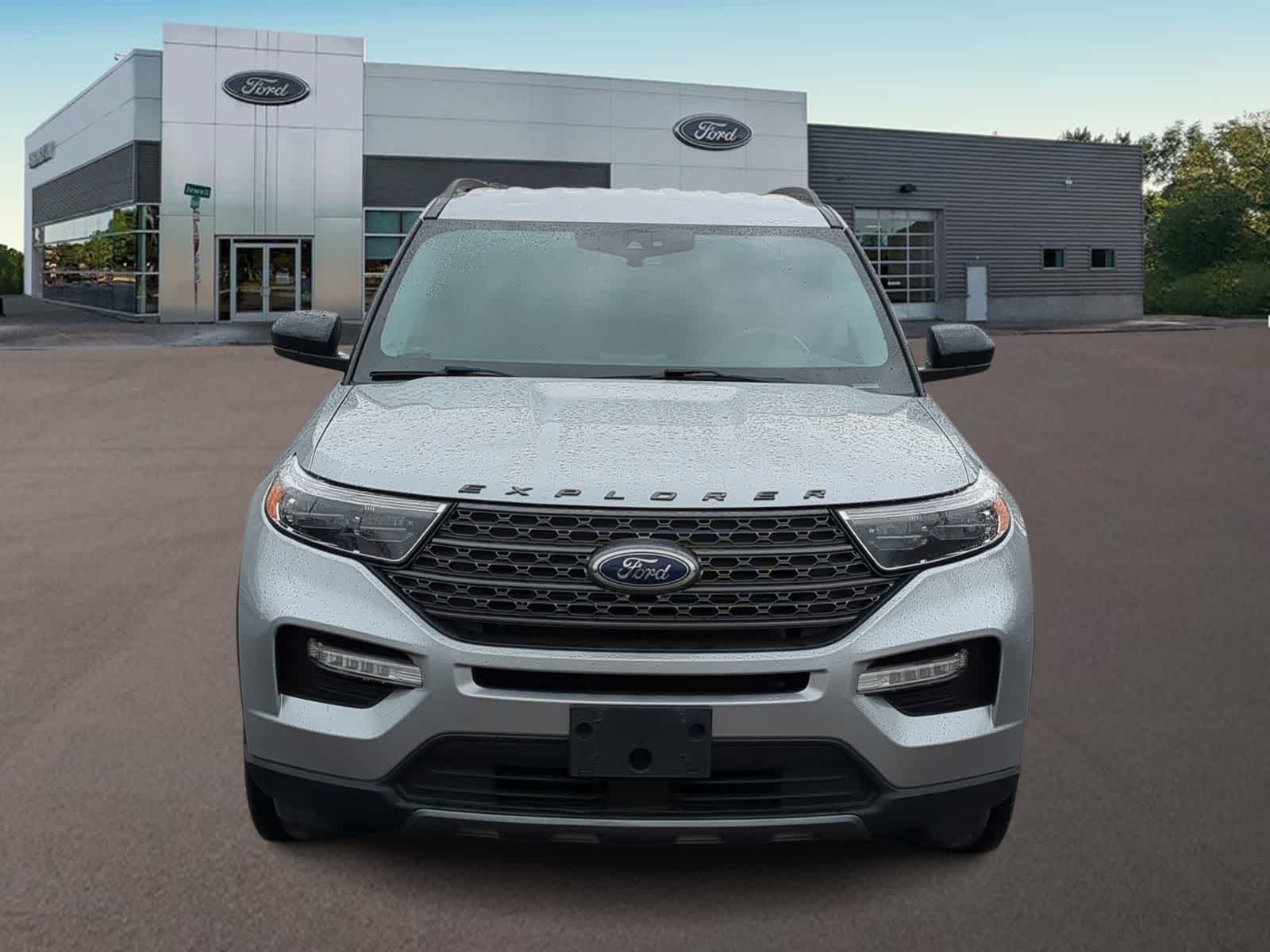 Thumbnail: 2022 Ford Explorer - 3