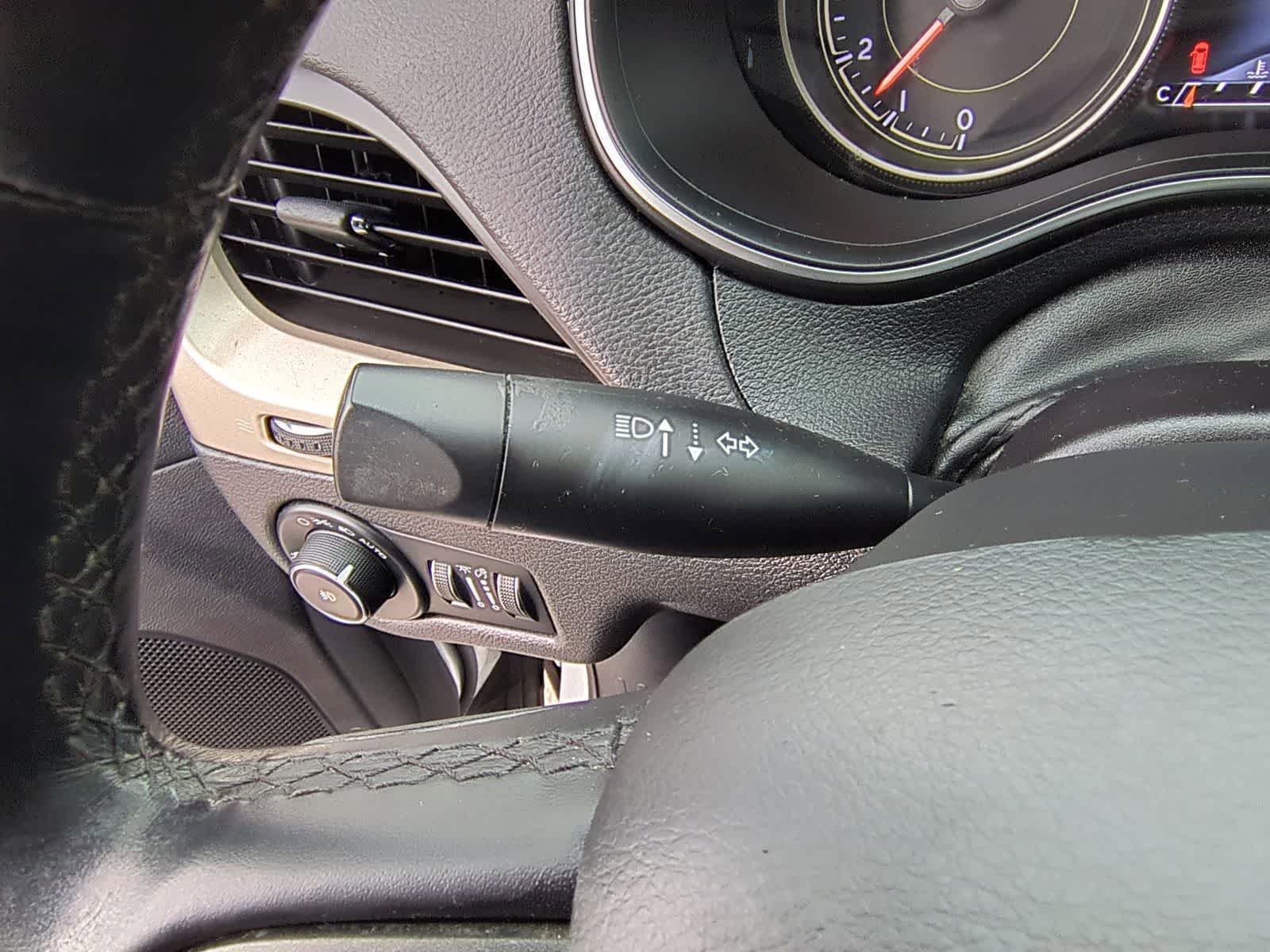 Thumbnail: 2020 Jeep Cherokee - 37